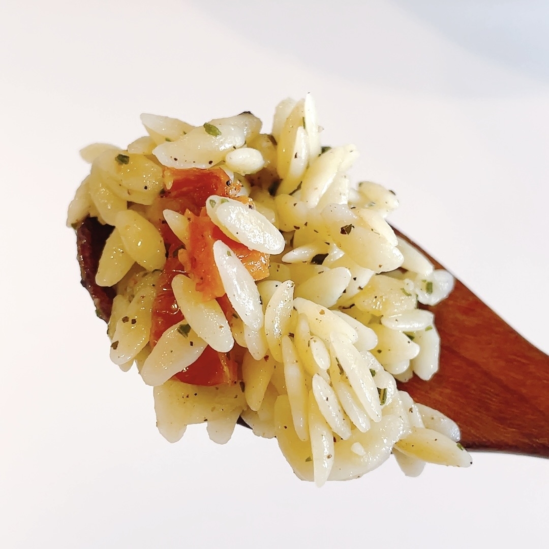 業務スーパーのオススメのフード「トマトルスティカパスタサラダ」