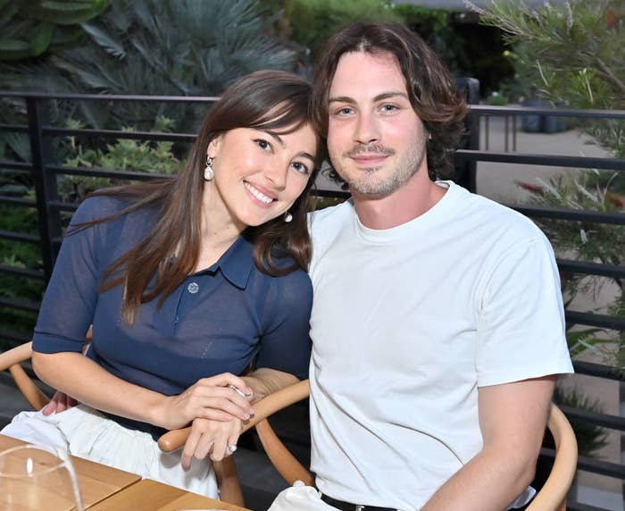 700px x 572px - Logan Lerman And Girlfriend Analuisa Corrigan Are Engaged