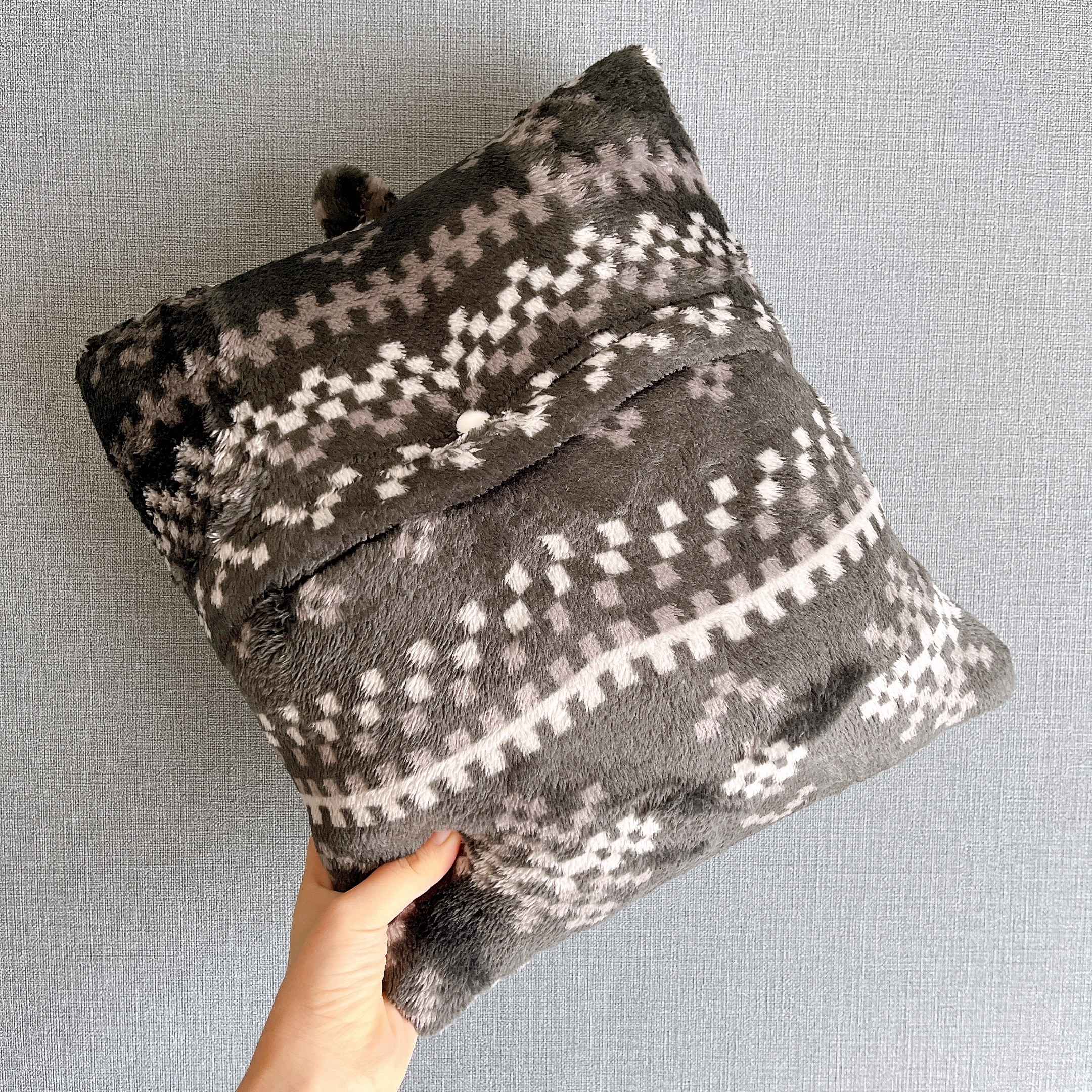 ニトリのオススメのグッズ「すっぽり収納 着る毛布 ロング丈（Nウォーム DGY M）」