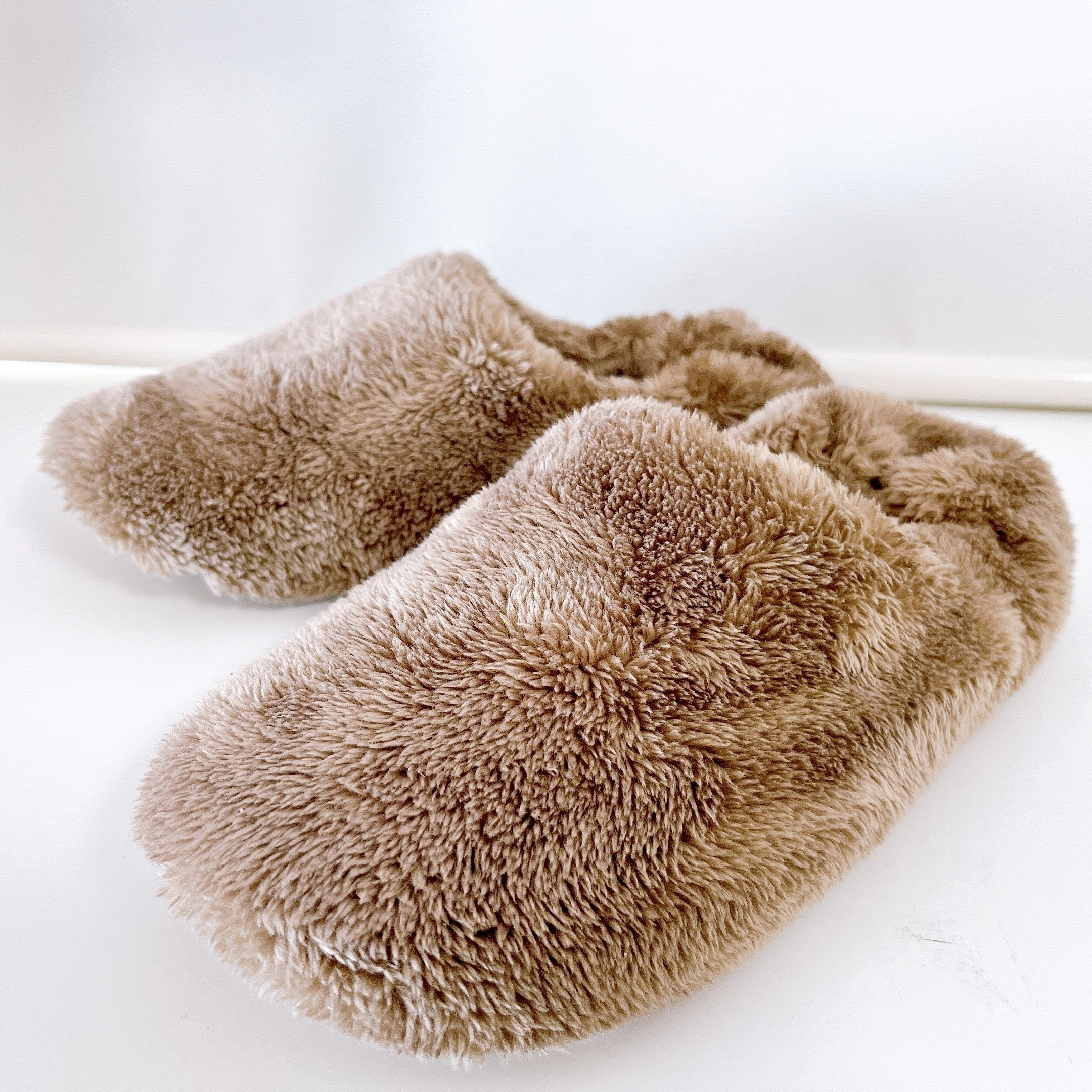 無印良品のオススメのグッズ「あたたかファイバールームシューズ」