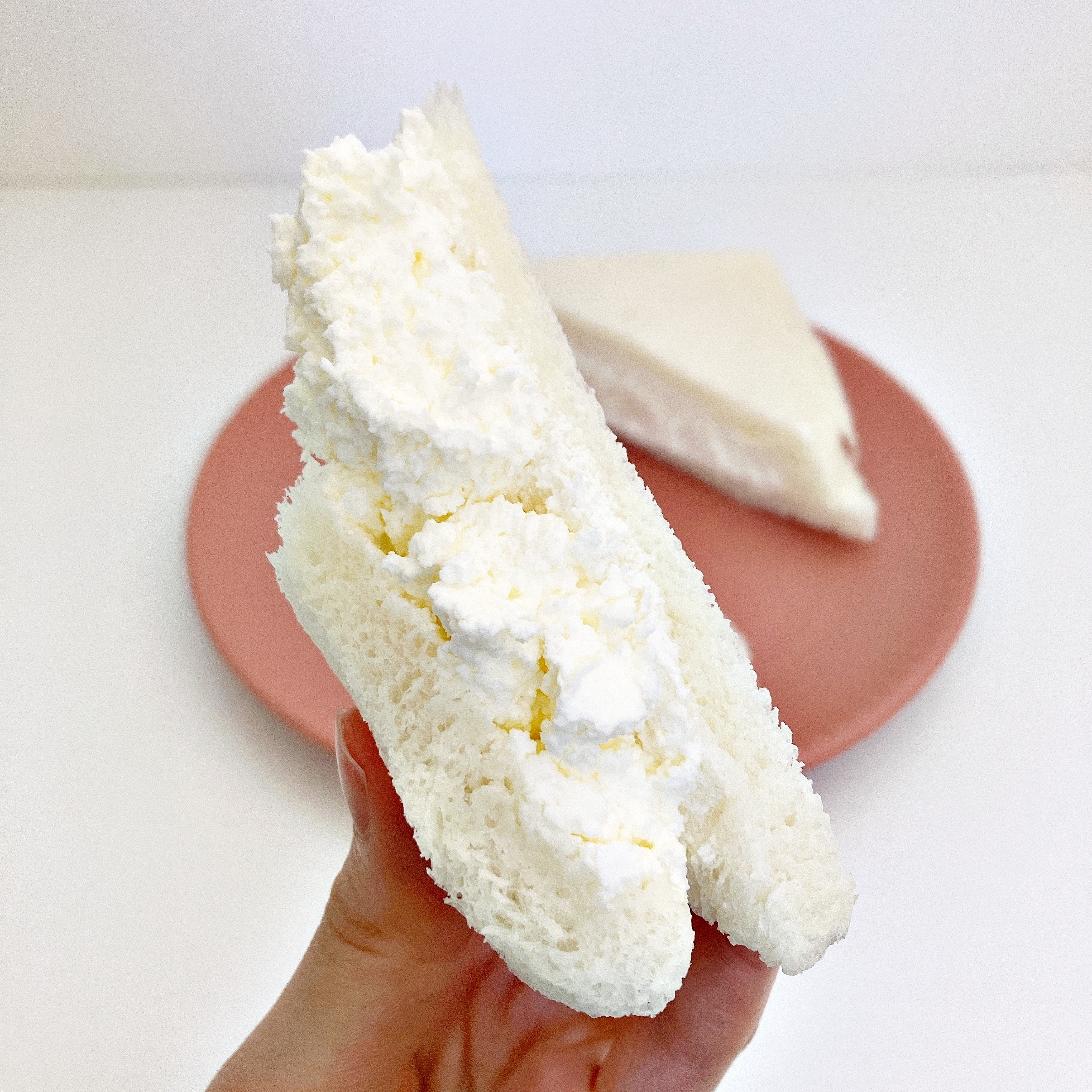 LAWSON（ローソン）のおすすめスイーツ「MILK監修 ふわふわミルクのクリームサンド」