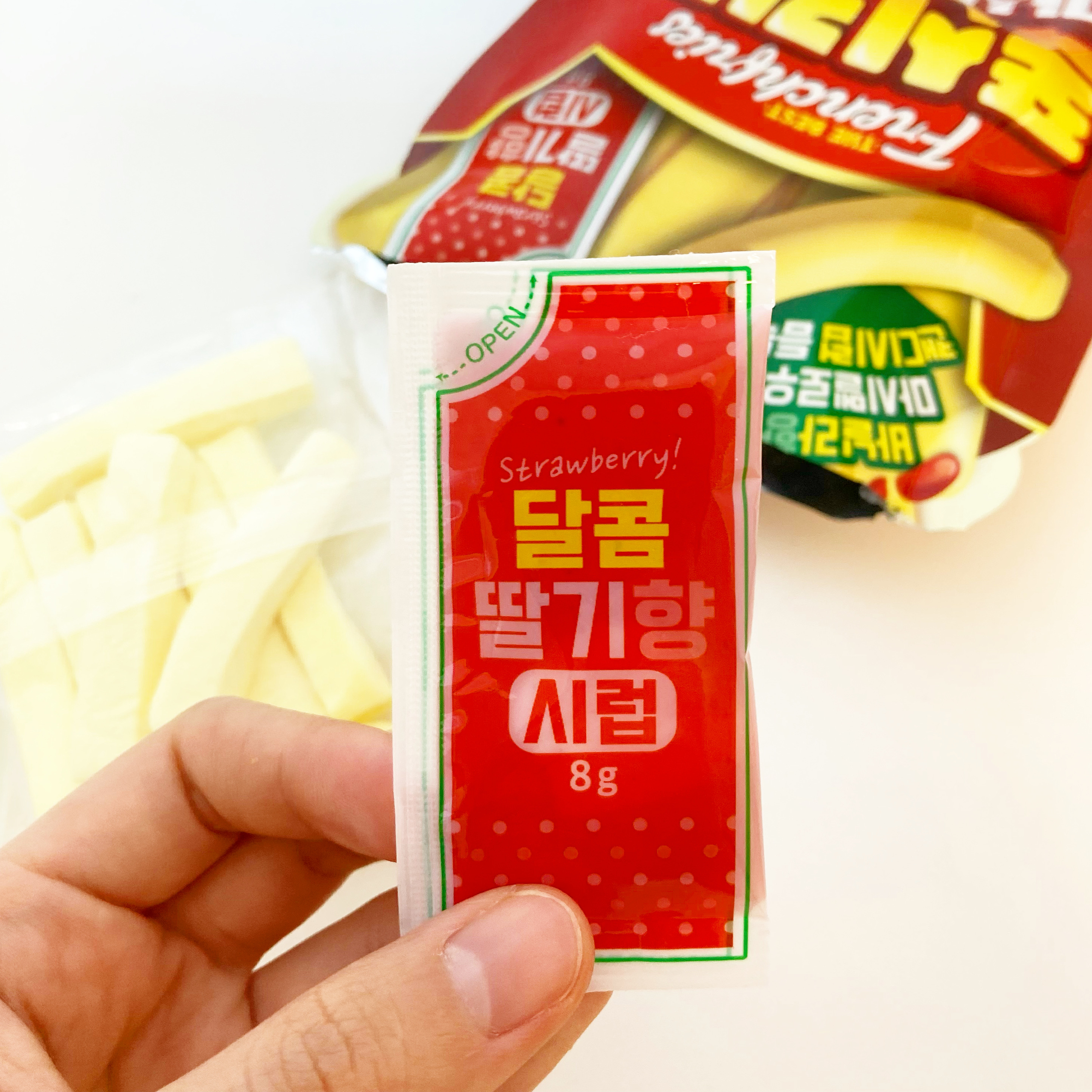 LAWSON(ローソン)のおもしろ韓国お菓子「フレンチフライポテトマシュマロ26g」