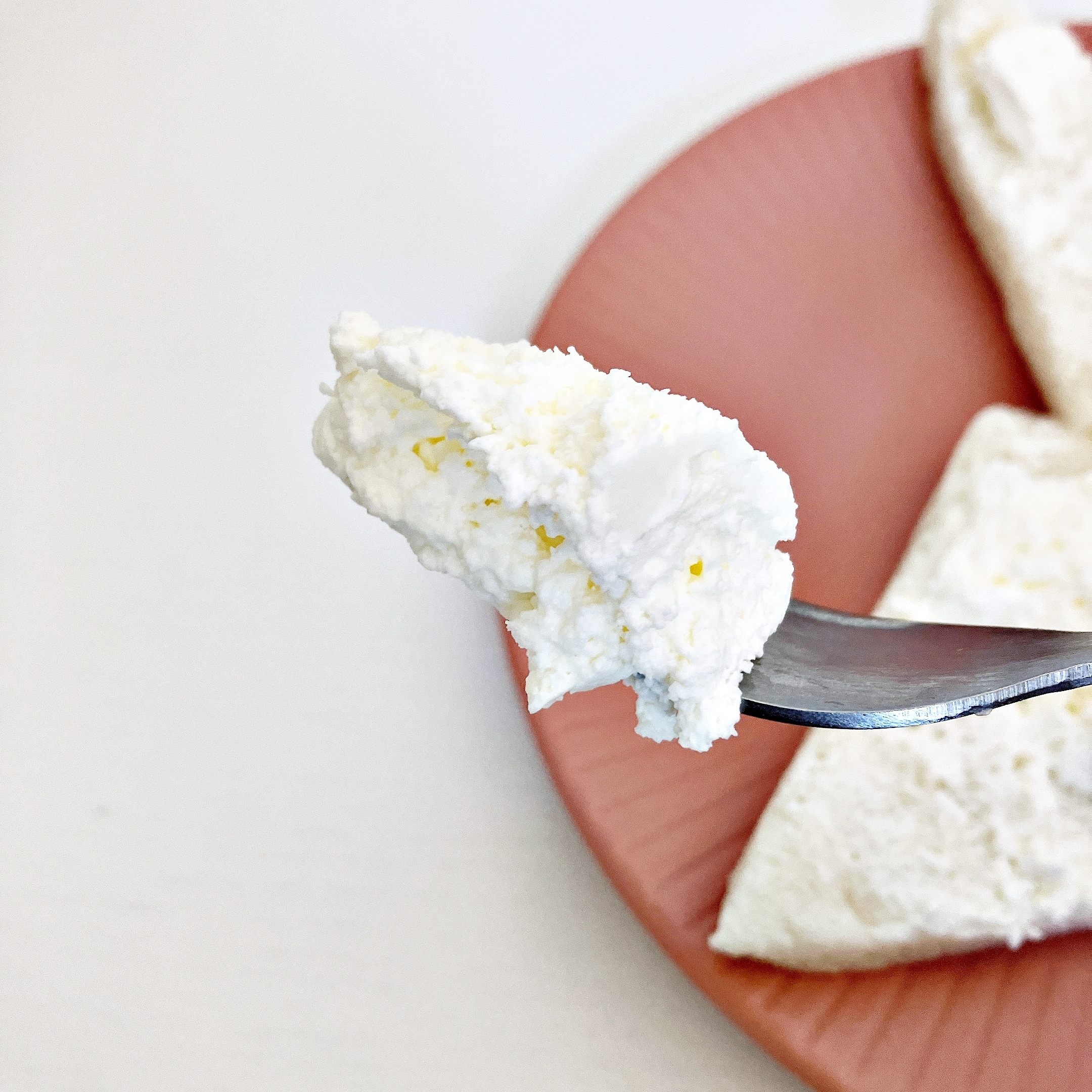 LAWSON（ローソン）のおすすめスイーツ「MILK監修 ふわふわミルクのクリームサンド」