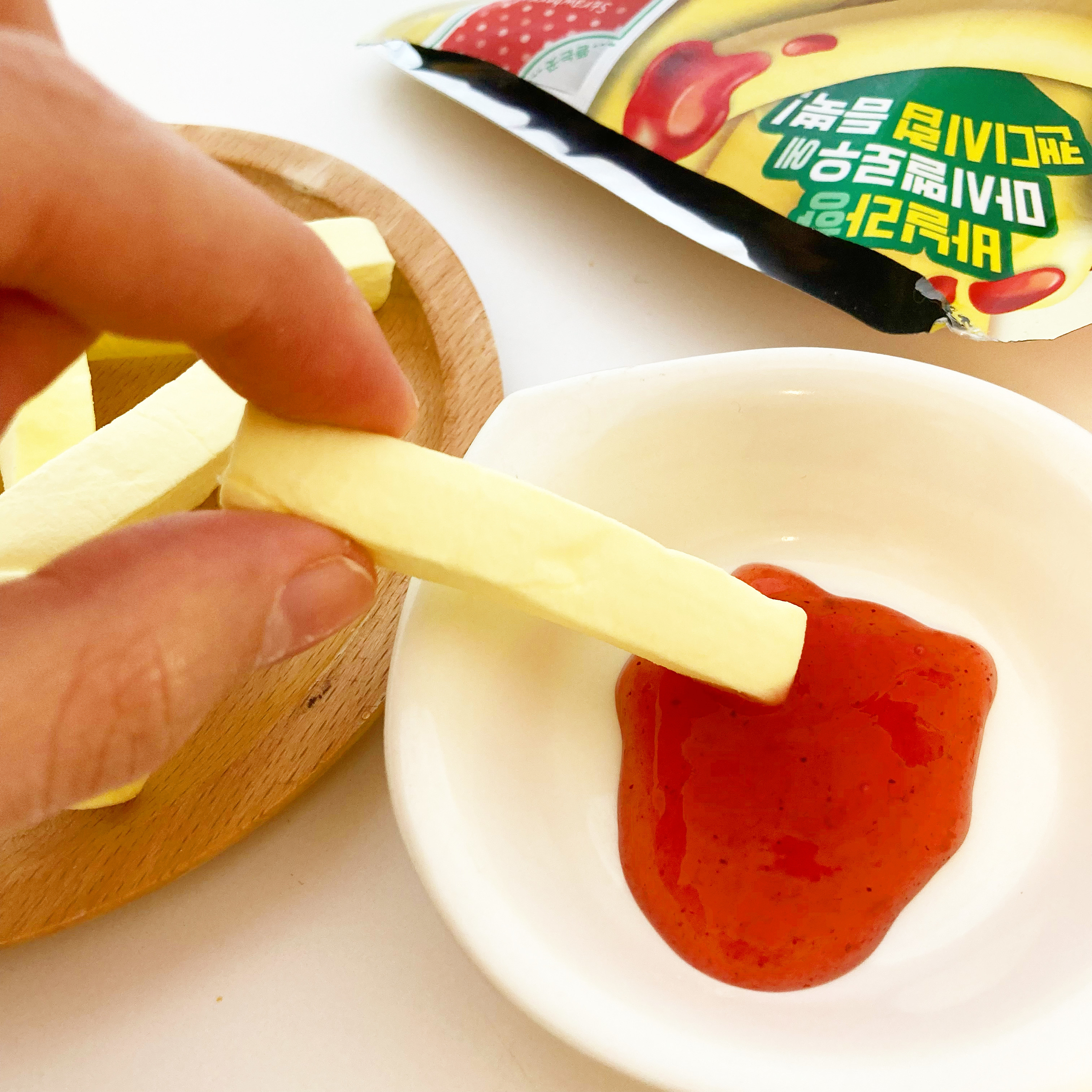 LAWSON(ローソン)のおもしろ韓国お菓子「フレンチフライポテトマシュマロ26g」