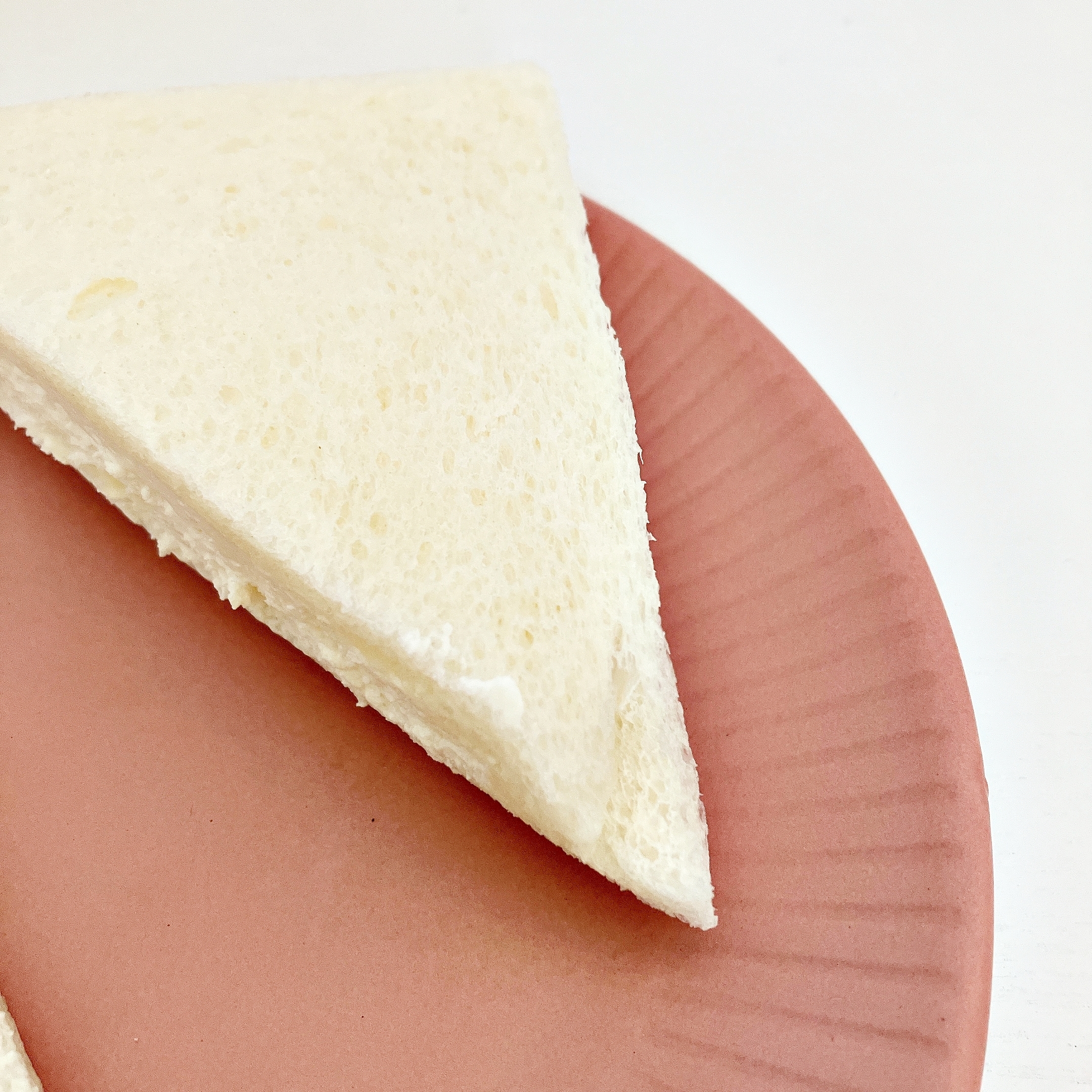 LAWSON（ローソン）のおすすめスイーツ「MILK監修 ふわふわミルクのクリームサンド」