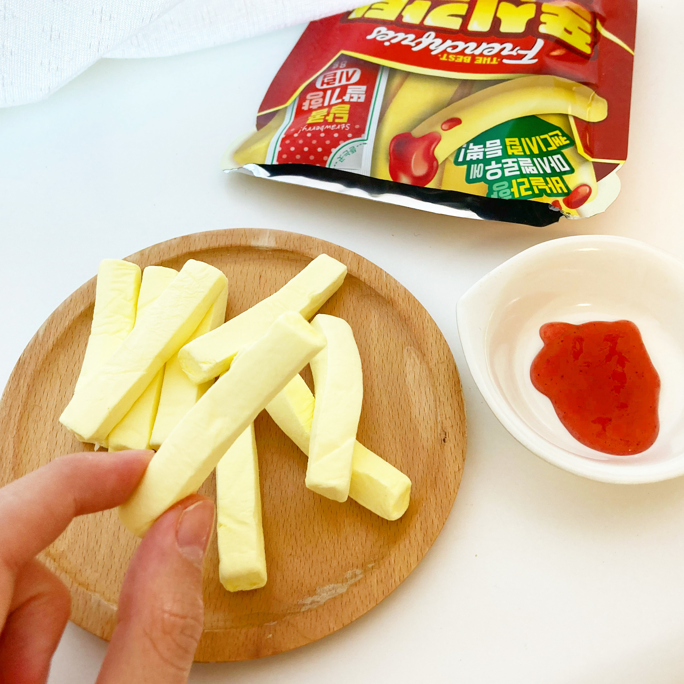 LAWSON(ローソン)のおもしろ韓国お菓子「フレンチフライポテトマシュマロ26g」