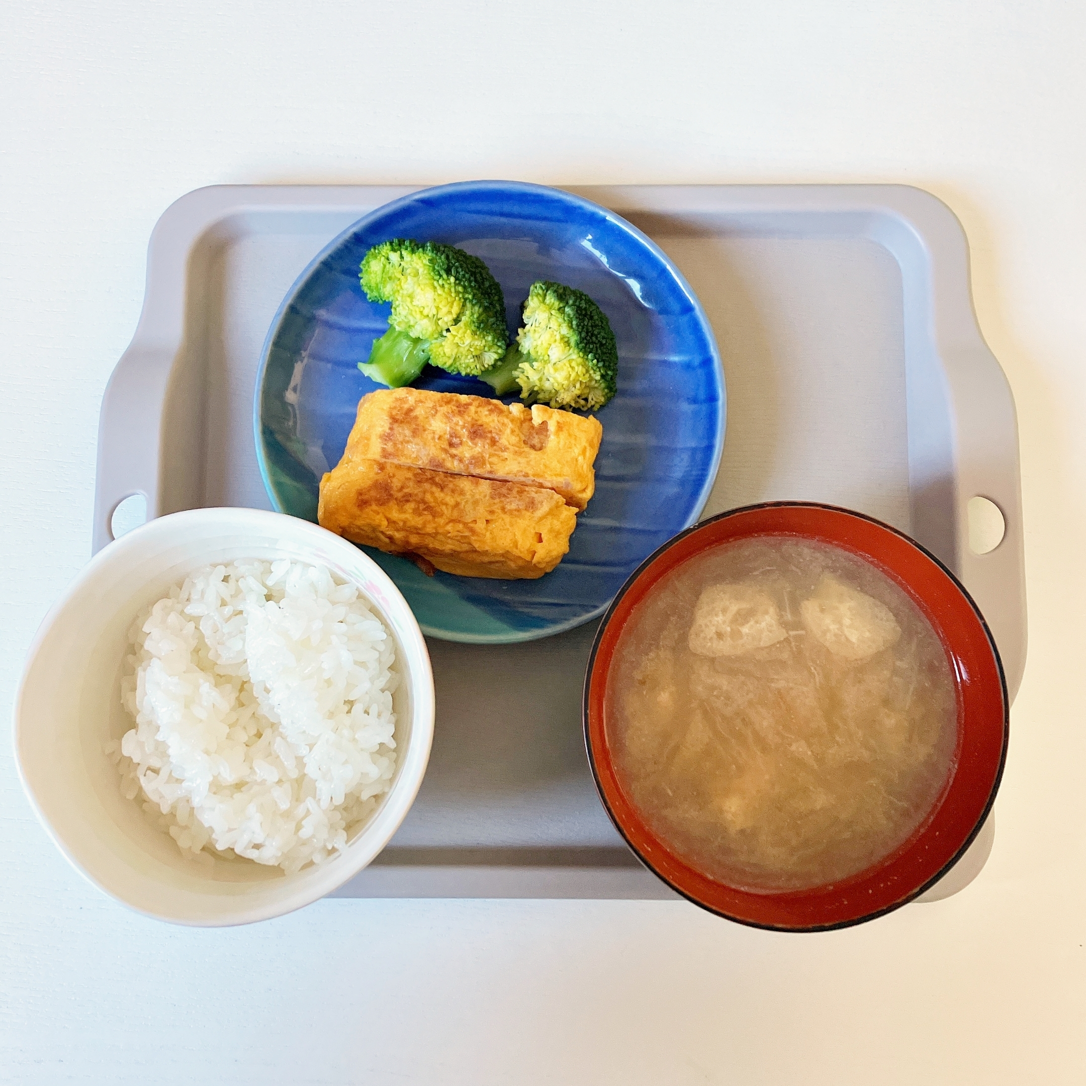 Seria（セリア）のおすすめキッチン雑貨「電子レンジで使えるトレー」