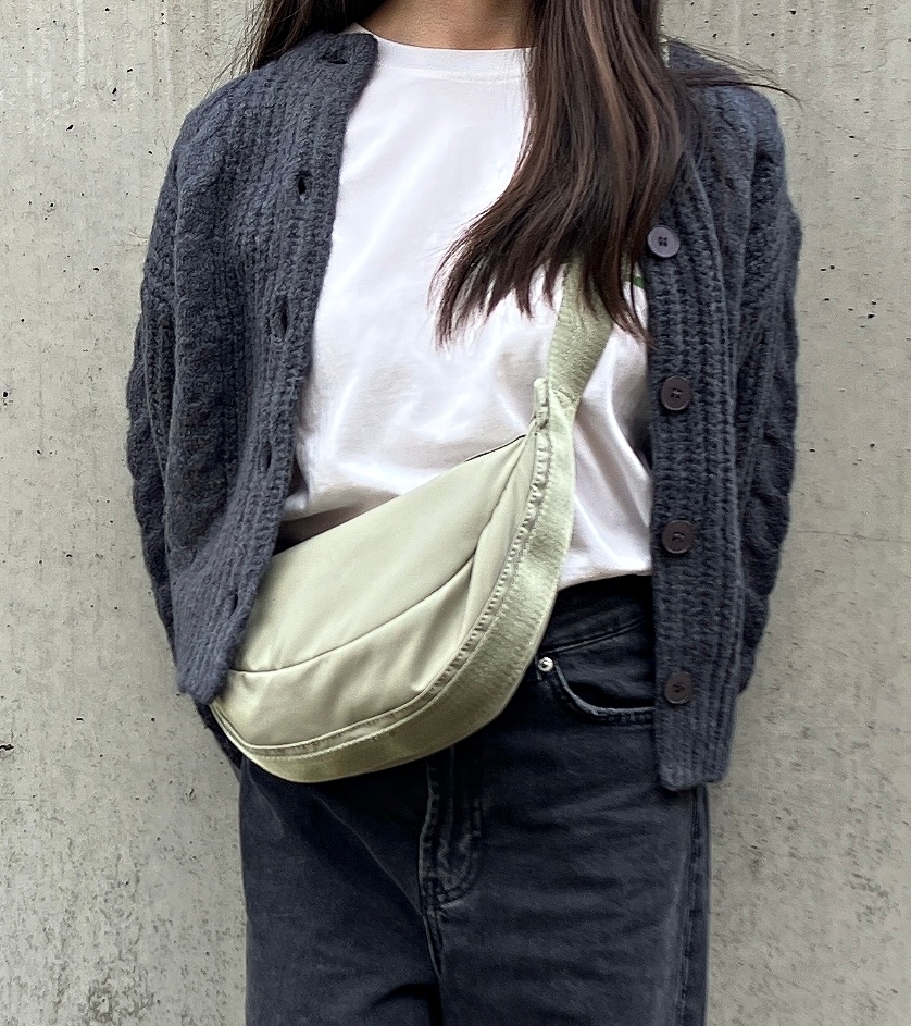 ZARA(ザラ)のおすすめバッグ「ナイロン クロスボディバッグ」