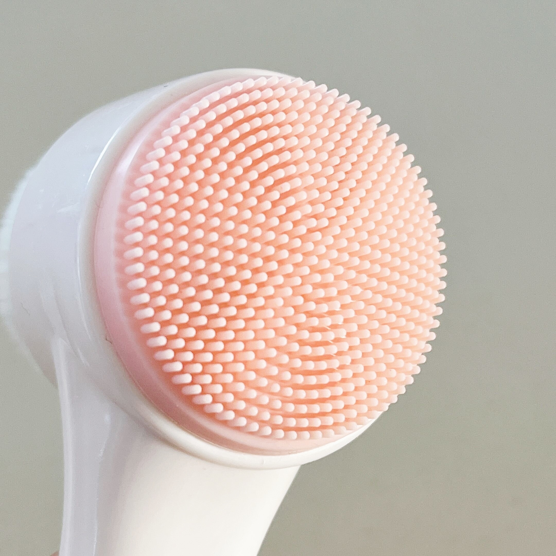 DAISO(ダイソー)のオススメの便利グッズ「ダブル洗顔ブラシ(シリコーン付)」