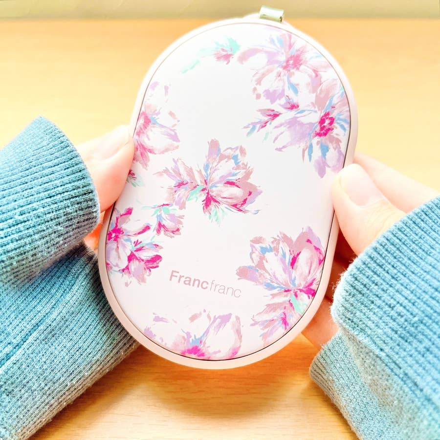 フランフランで天才すぎる「あったかグッズ」見つけた〜！繰り返し何度も使えるし、スマホも充電できるの！
