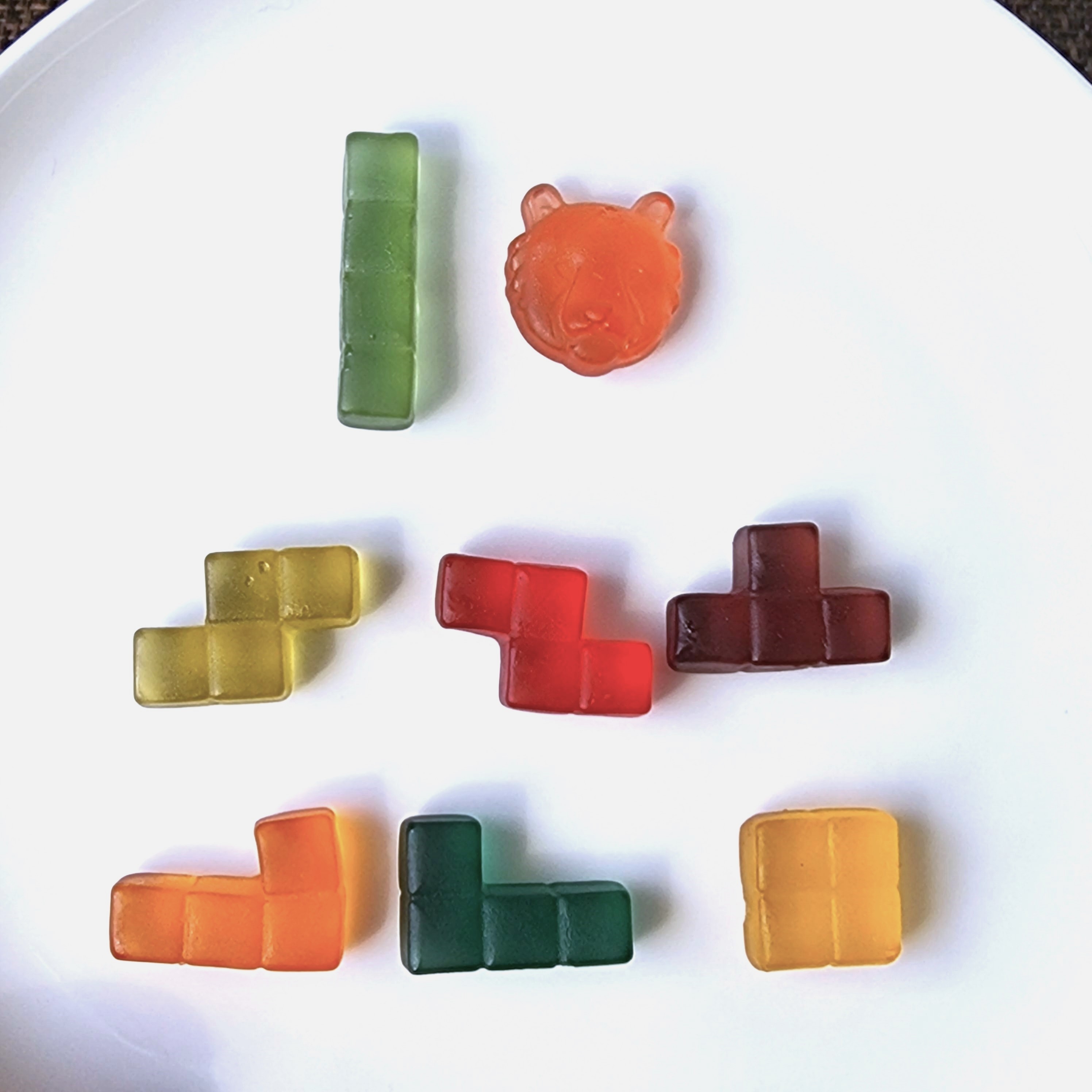 PLAZA（プラザ）のおすすめお菓子「POWER BEARS パワーベアーズ グミ（テトリス・インベーダーゲーム）」