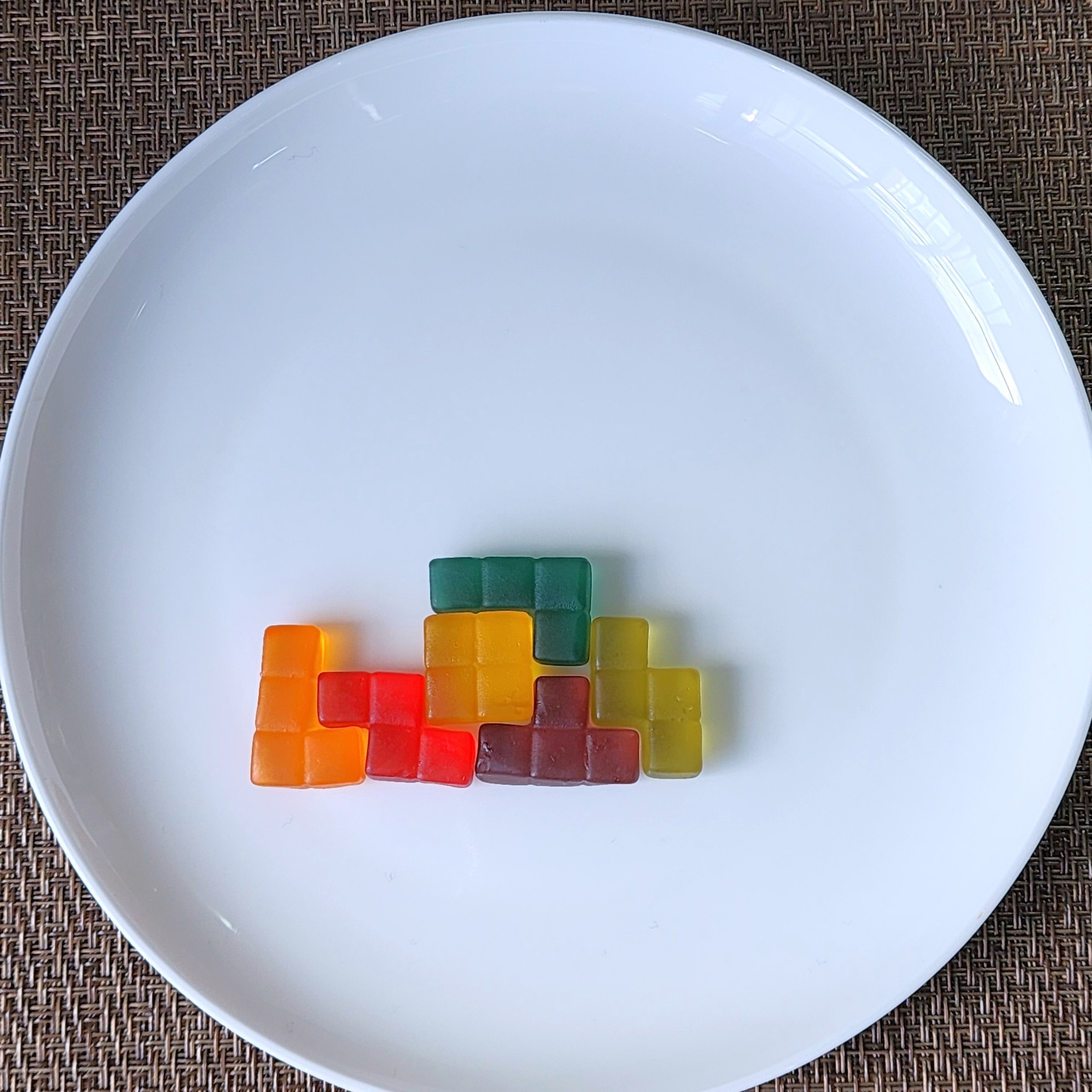 PLAZA（プラザ）のおすすめお菓子「POWER BEARS パワーベアーズ グミ（テトリス・インベーダーゲーム）」