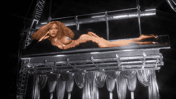 Beyoncé reclining