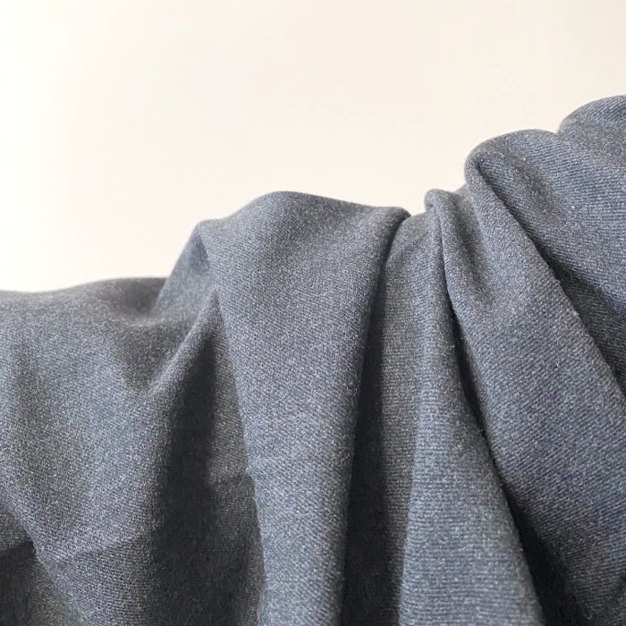 ユニクロのオススメのパンツ「ヒートテックタックテーパードパンツ(丈標準68~70cm)」