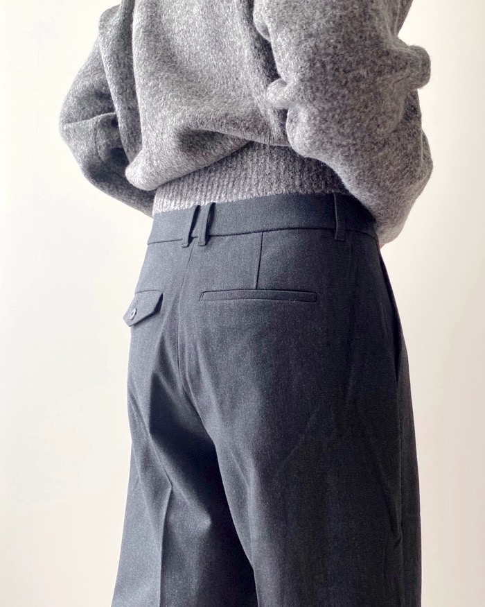 ユニクロのオススメのパンツ「ヒートテックタックテーパードパンツ(丈標準68~70cm)」