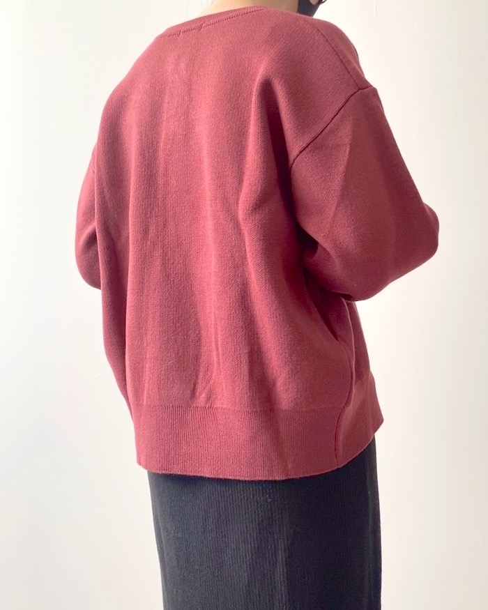 GU（ジーユー）「メタルボタンクルーネックカーディガン（長袖）」