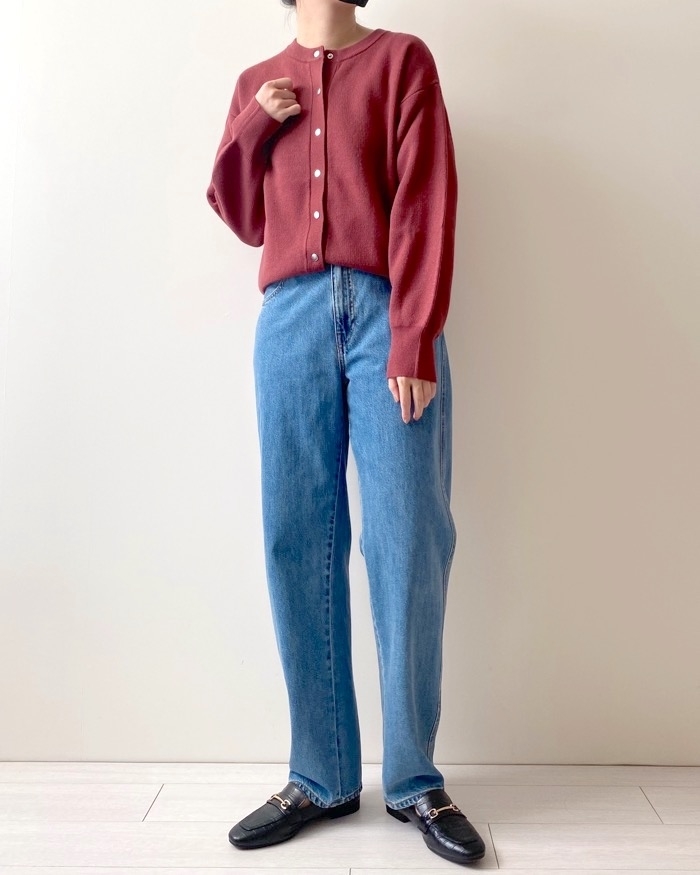 GU(ジーユー)「メタルボタンクルーネックカーディガン(長袖)」