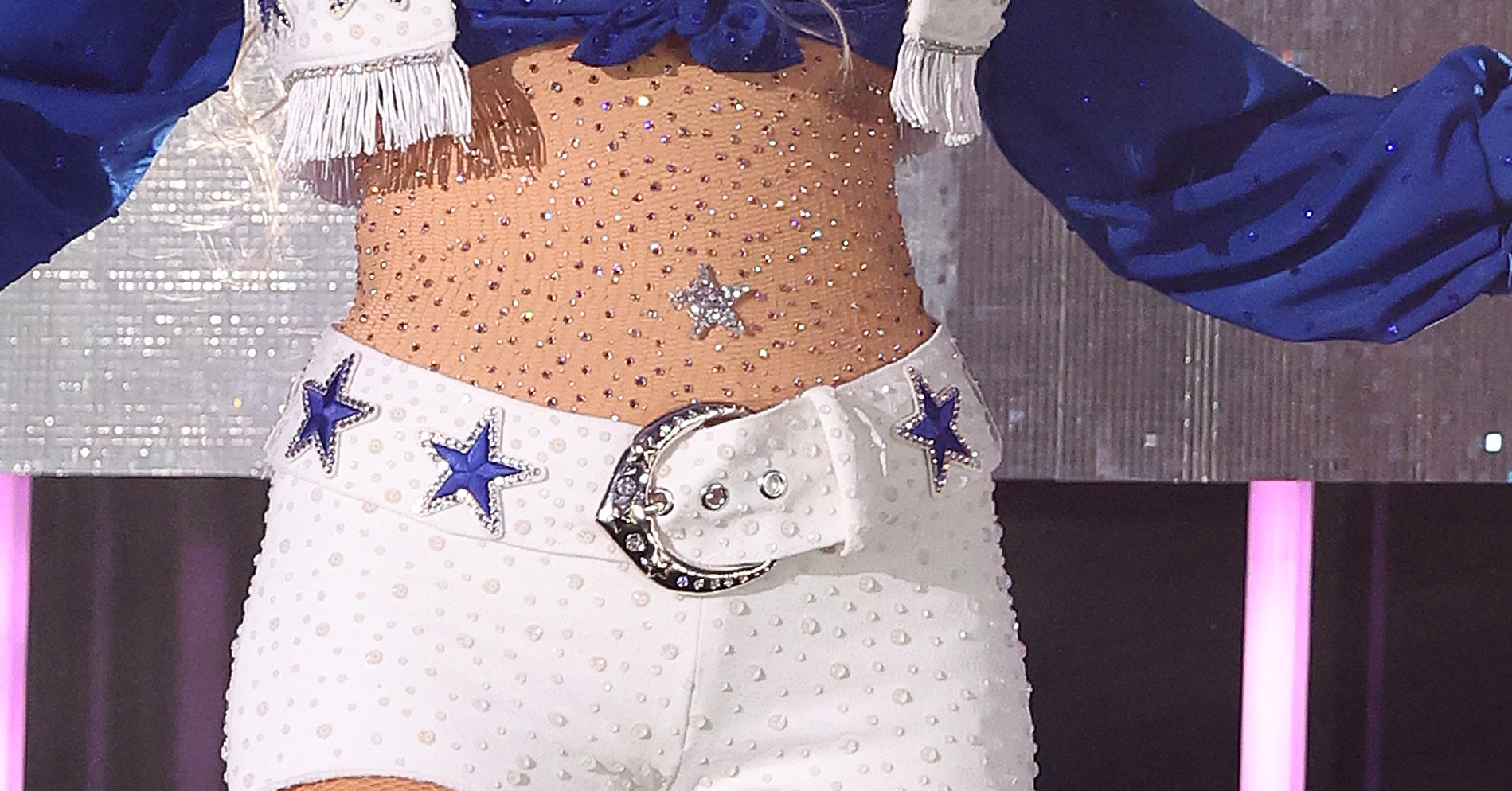 Dolly Parton's Cheerleading Outfit Is Going Viral