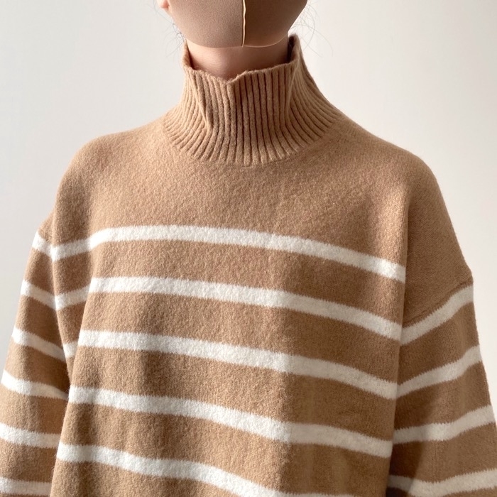 ユニクロのオススメのセーター「スフレヤーンハイネックセーター（長袖）」