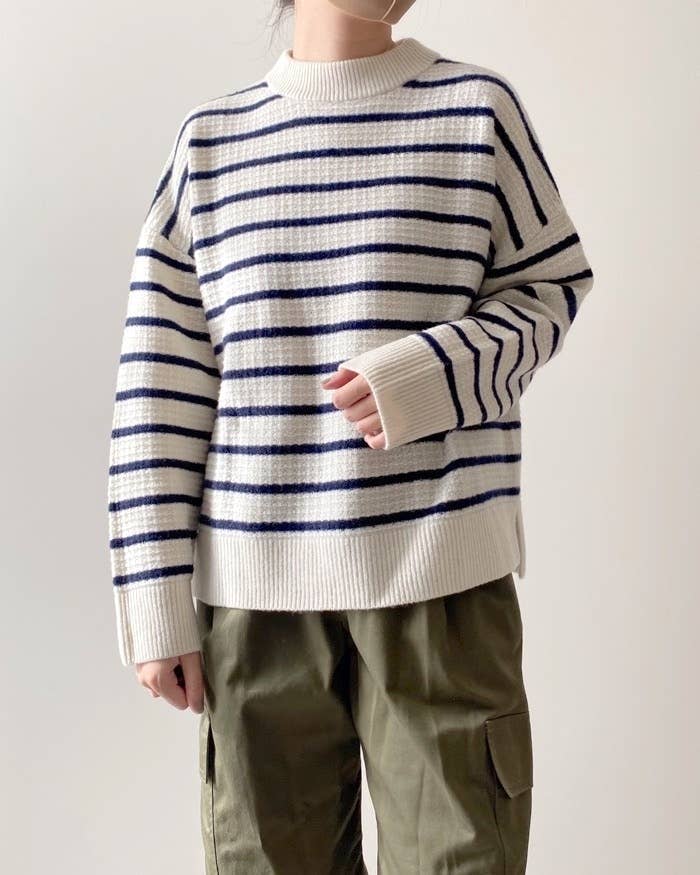 ユニクロのオススメのトップス「プレミアムラムボーダークルーネックセーター（長袖）」