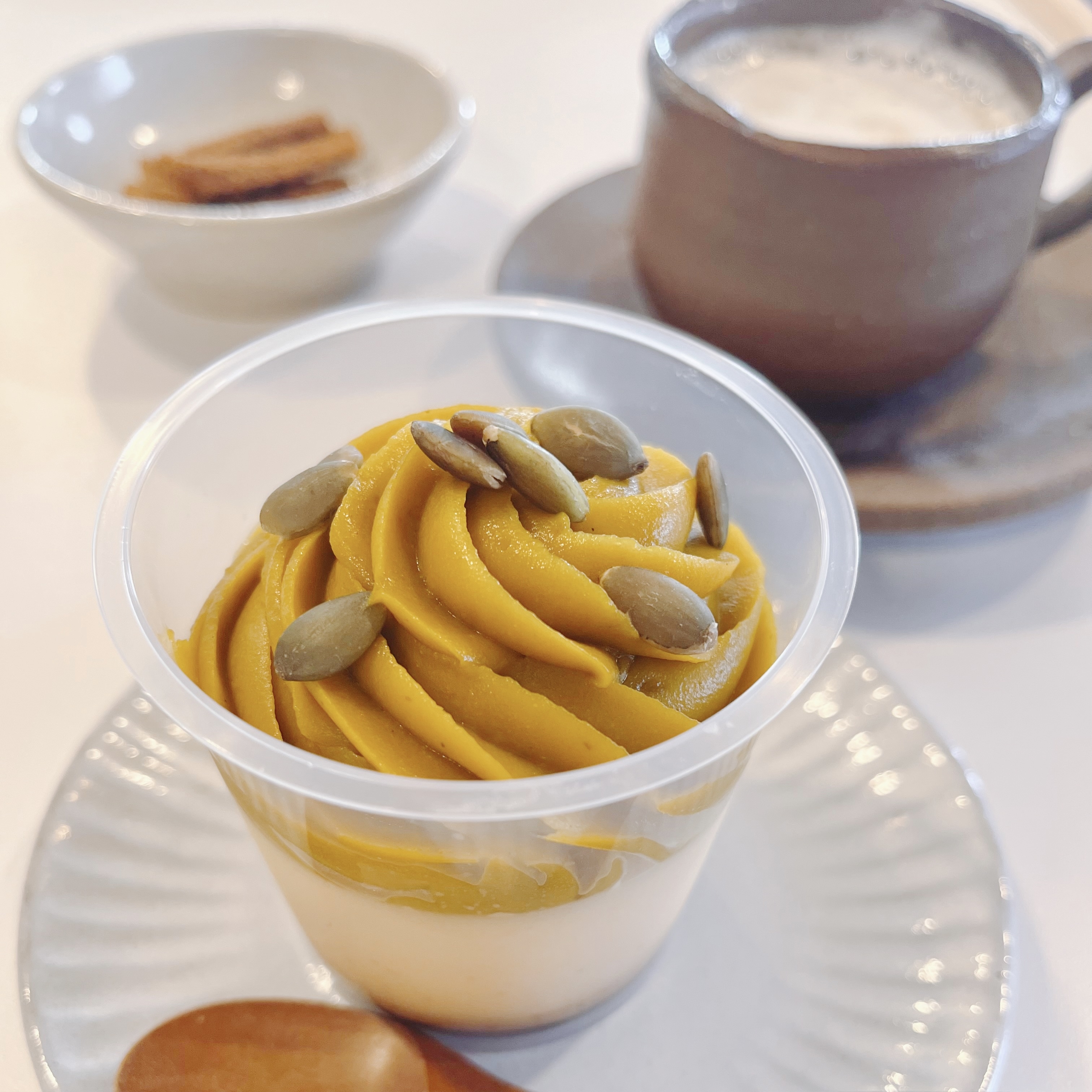 成城石井のおすすめスイーツ「北海道産かぼちゃのクリームプリンパルフェ」