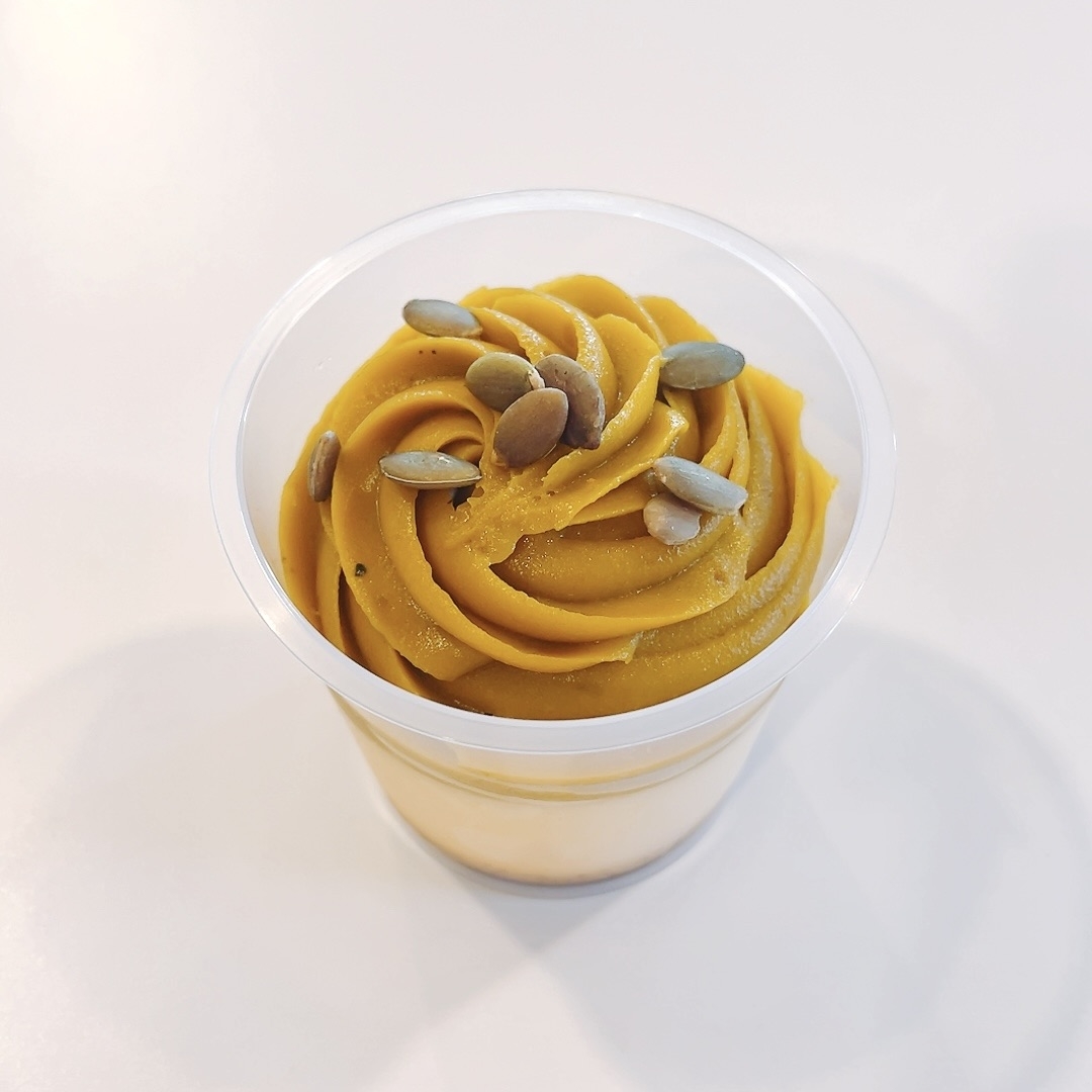 成城石井のおすすめスイーツ「北海道産かぼちゃのクリームプリンパルフェ」