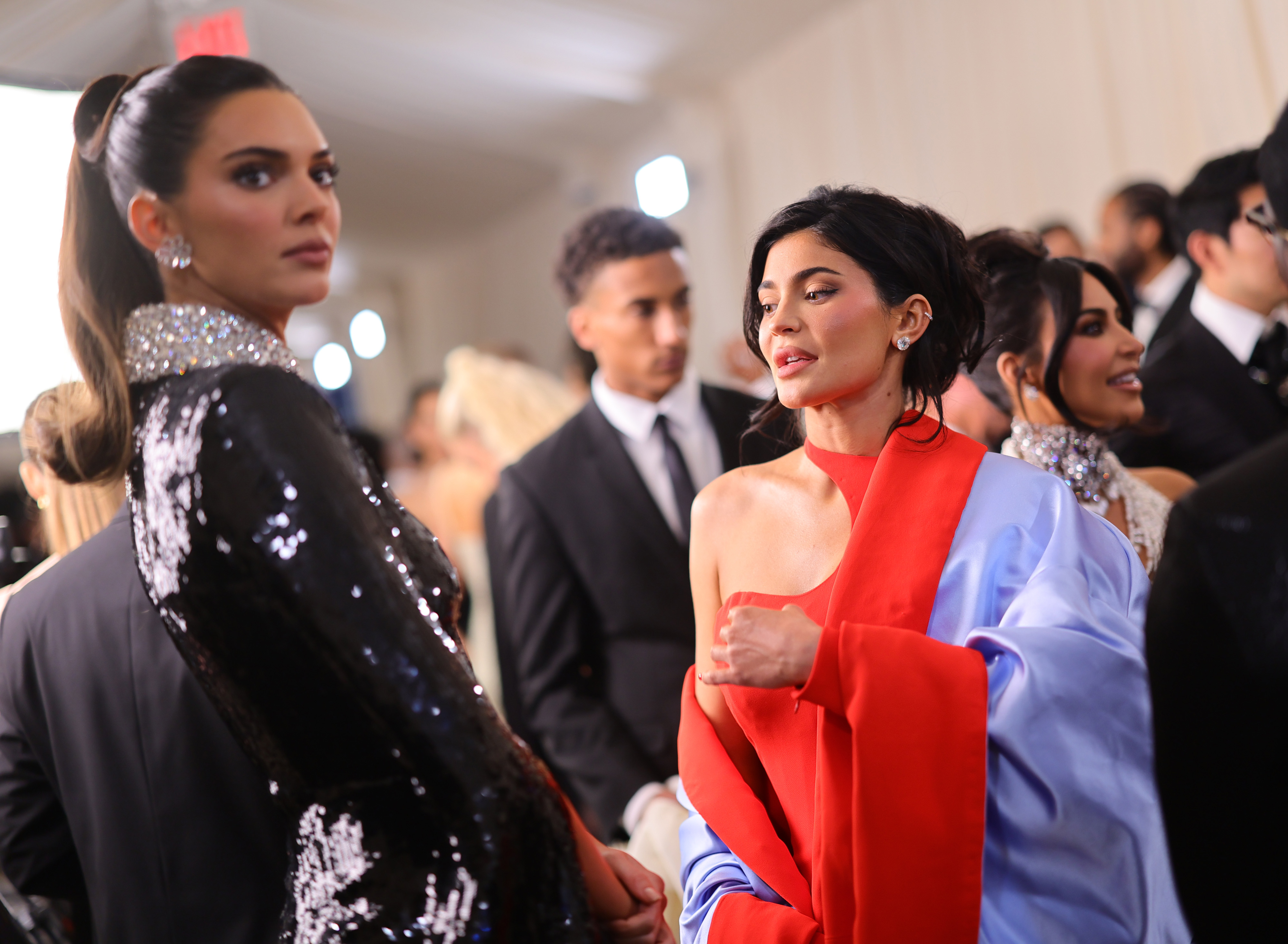 kendal and kylie at the met gala