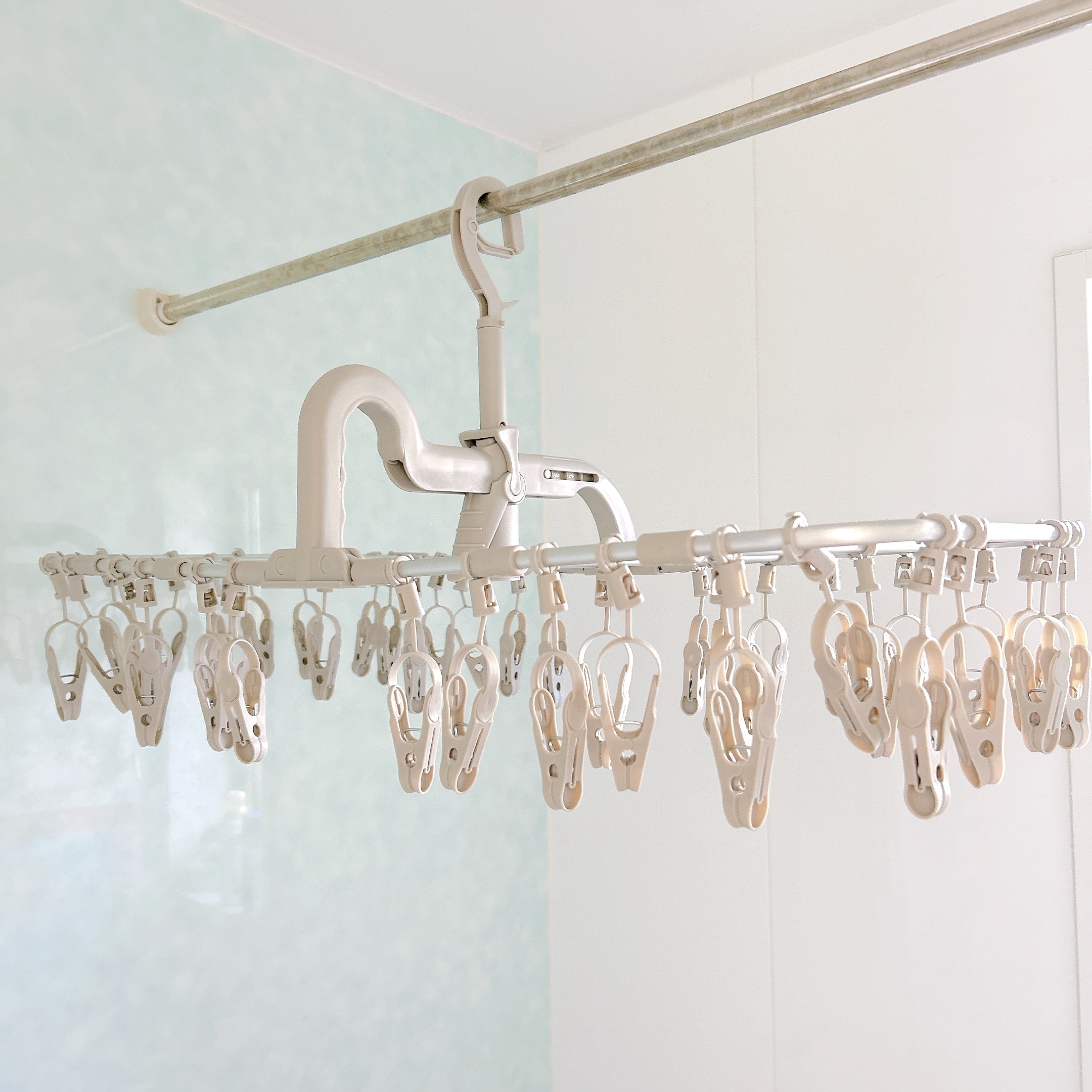 CAINZ(カインズ)のおすすめ洗濯グッズ「楽干し・楽カケ アルミ洗濯ハンガー 40ピンチ」