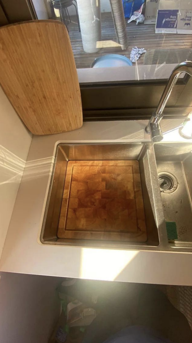 chopping board is same size as the sink