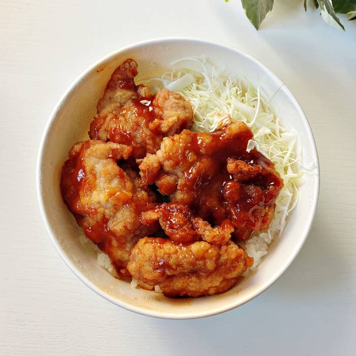 LAWSON(ローソン)のおすすめ弁当「ネネチキン監修 ヤンニョムチキン丼」