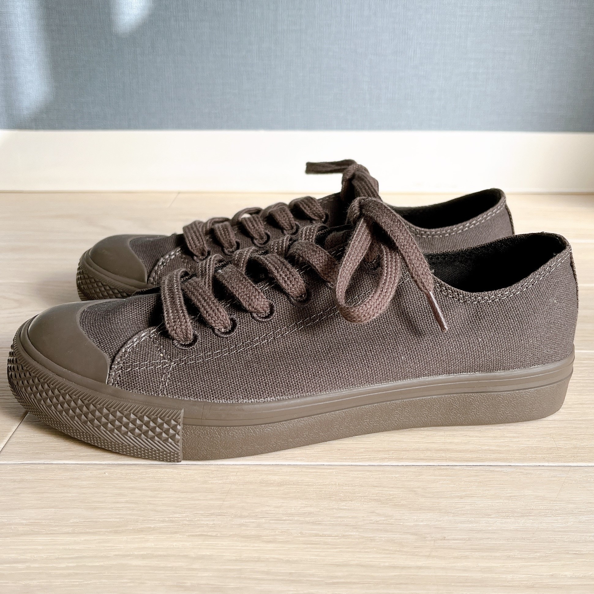 無印良品のオススメのシューズ「婦人 疲れにくい 撥水スニーカー」