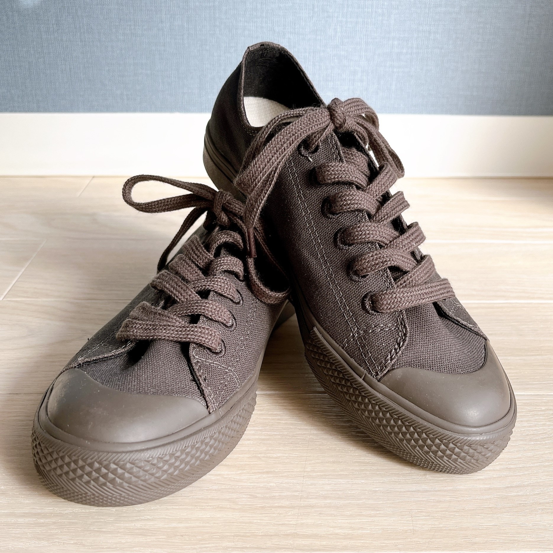 無印良品のオススメのシューズ「婦人 疲れにくい 撥水スニーカー」