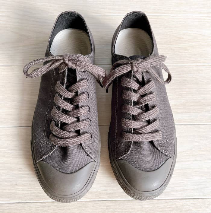 無印良品のオススメのシューズ「婦人 疲れにくい 撥水スニーカー」