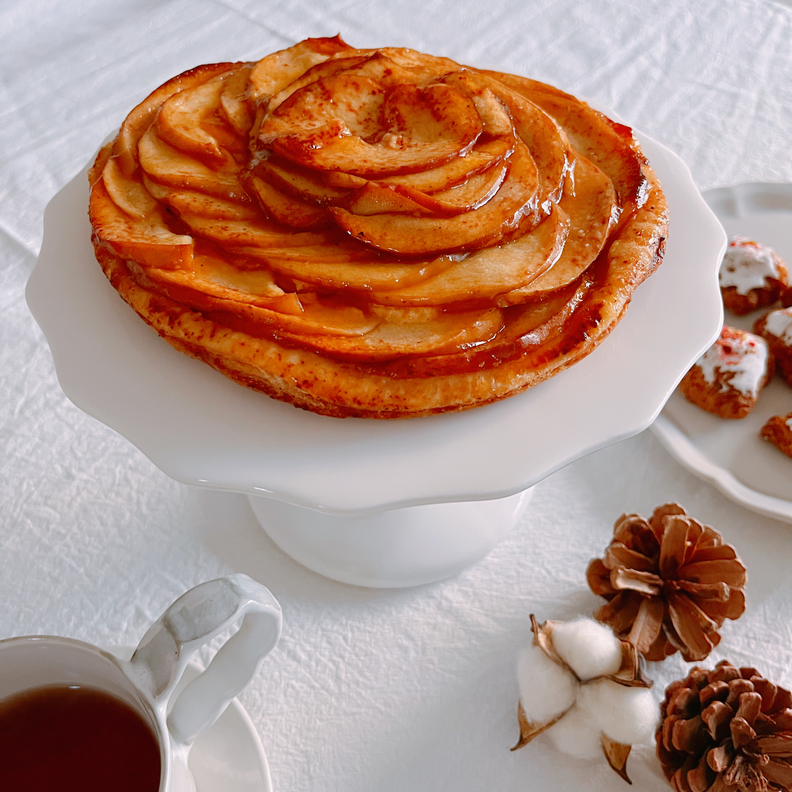 成城石井のおすすめ「青森県産りんごまるごと1個使ったアップルパイ」