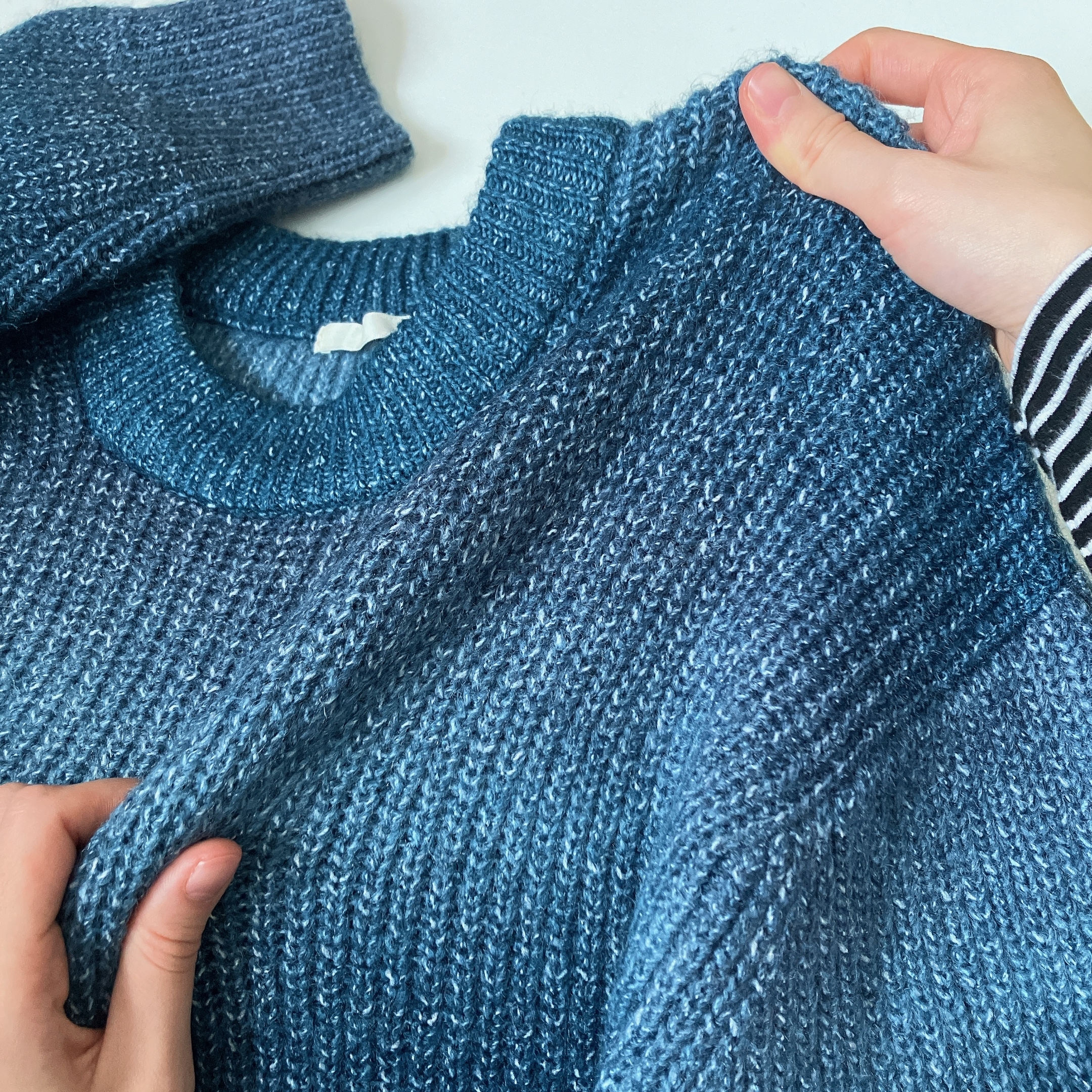 GU(ジーユー)のおすすめトップス「ローゲージセーター(長袖)(グラデーション)」