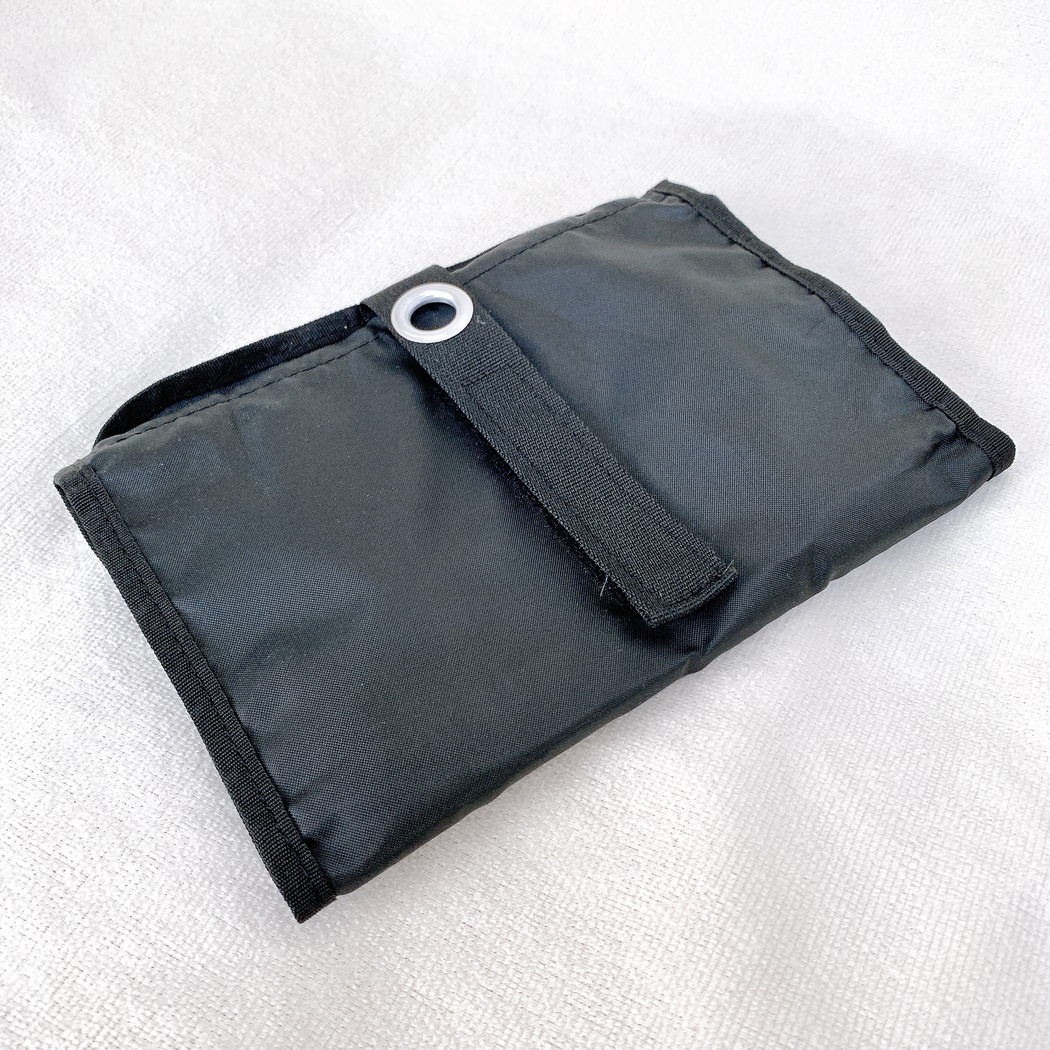 イケアのオススメのグッズ「FODERSKOPA フォデルスコーパ ケーブルオーガナイザーバッグ」