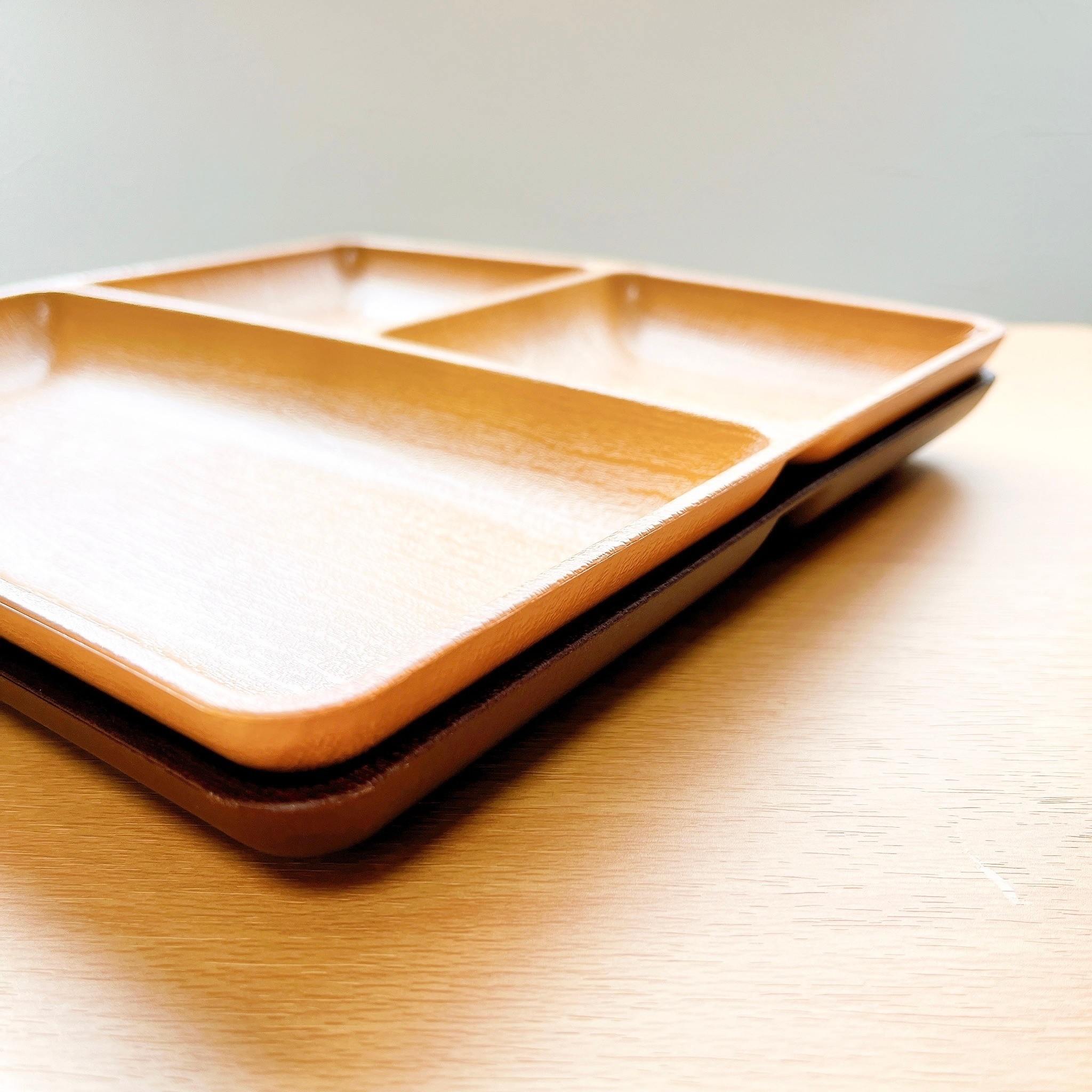 NITORI(ニトリ)のオススメのプレート「乾きやすい木製風 撥水角型ランチプレート」