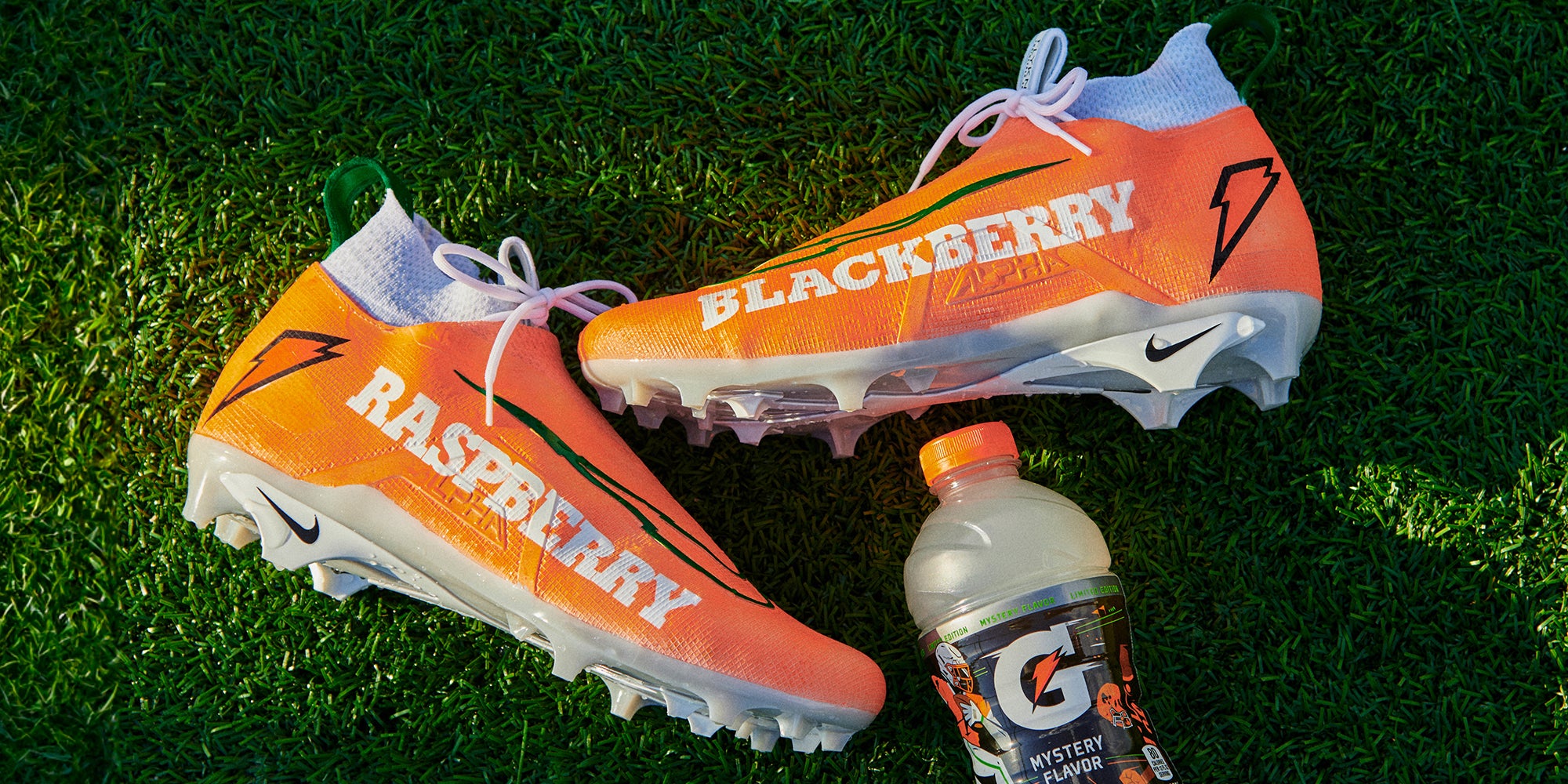 Shedeur Sanders Gatorade Color Changing Cleats by Mache - Vimarsana News