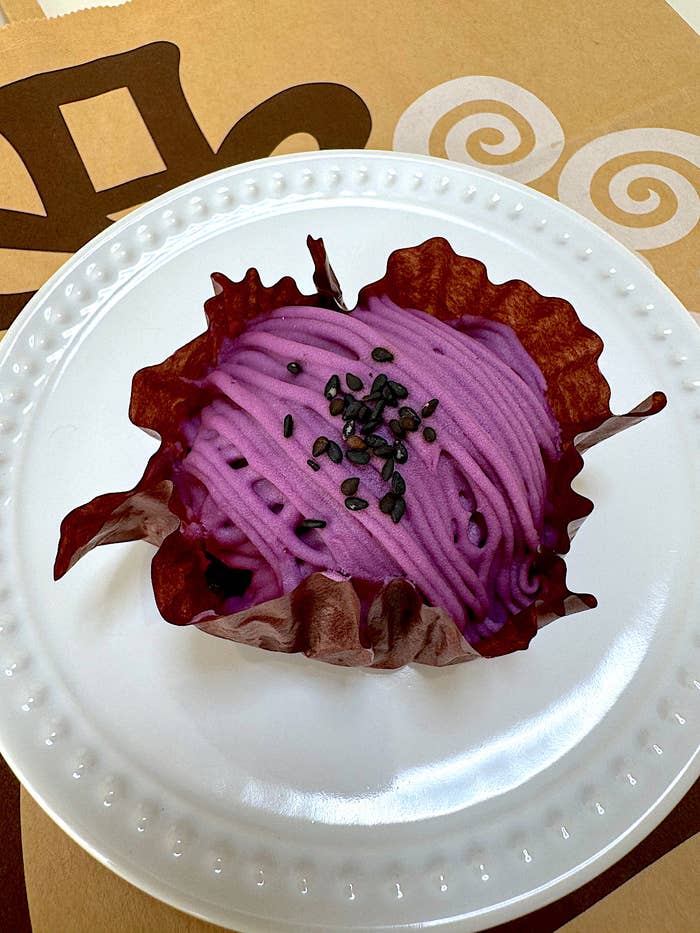 コメダ珈琲店のおすすめスイーツ「スイートパープルモンブラン」
