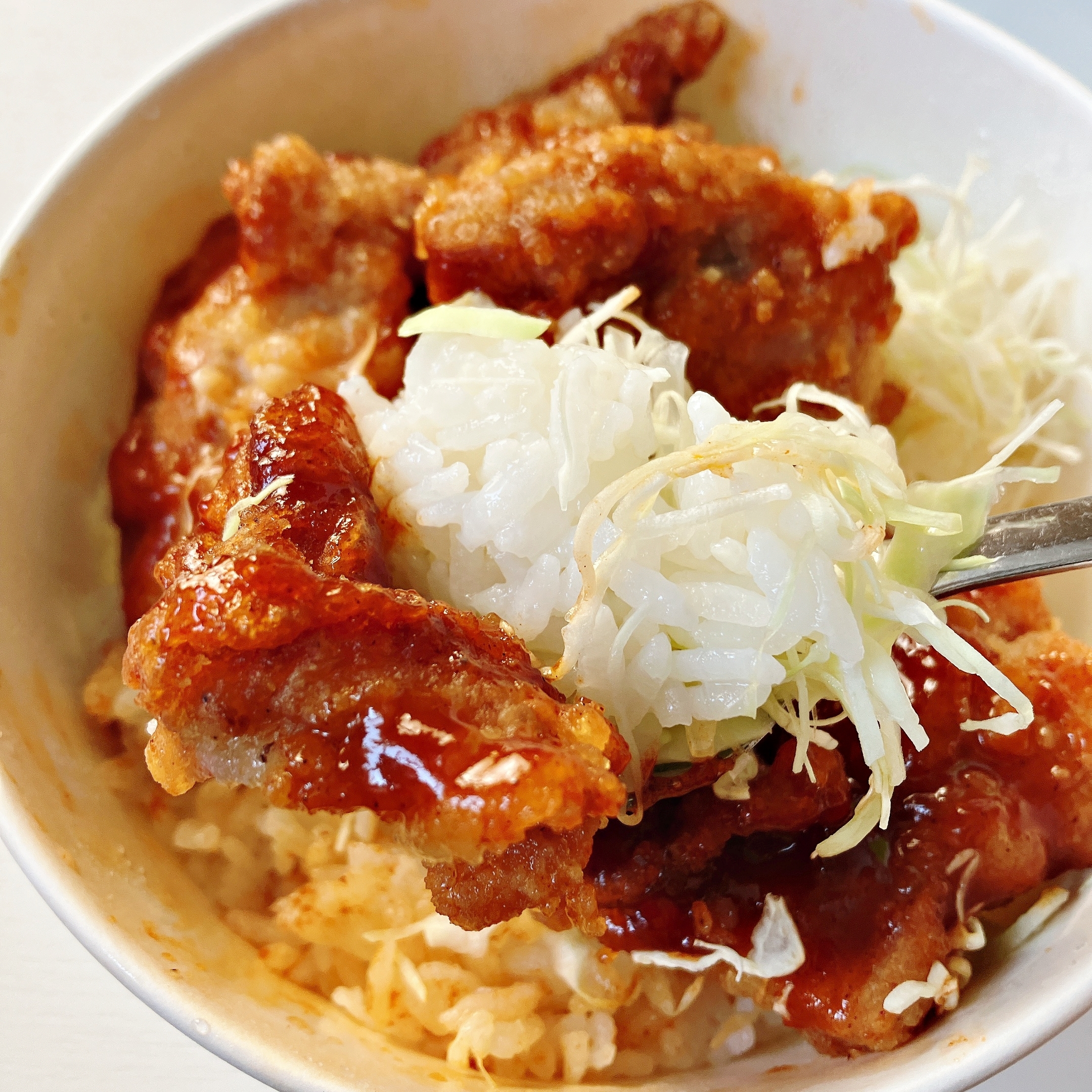LAWSON（ローソン）のおすすめ弁当「ネネチキン監修 ヤンニョムチキン丼」