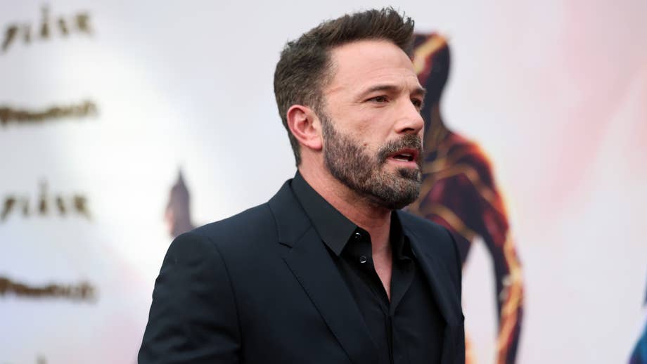 Ben Affleck Holding Starbucks Cup in Old Pic Has People Making Dunkin