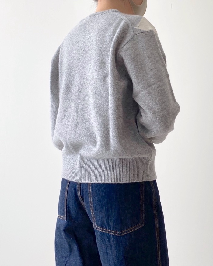 UNIQLO（ユニクロ）のおすすめトップス「プレミアムラムクルーネックセーター（長袖）」