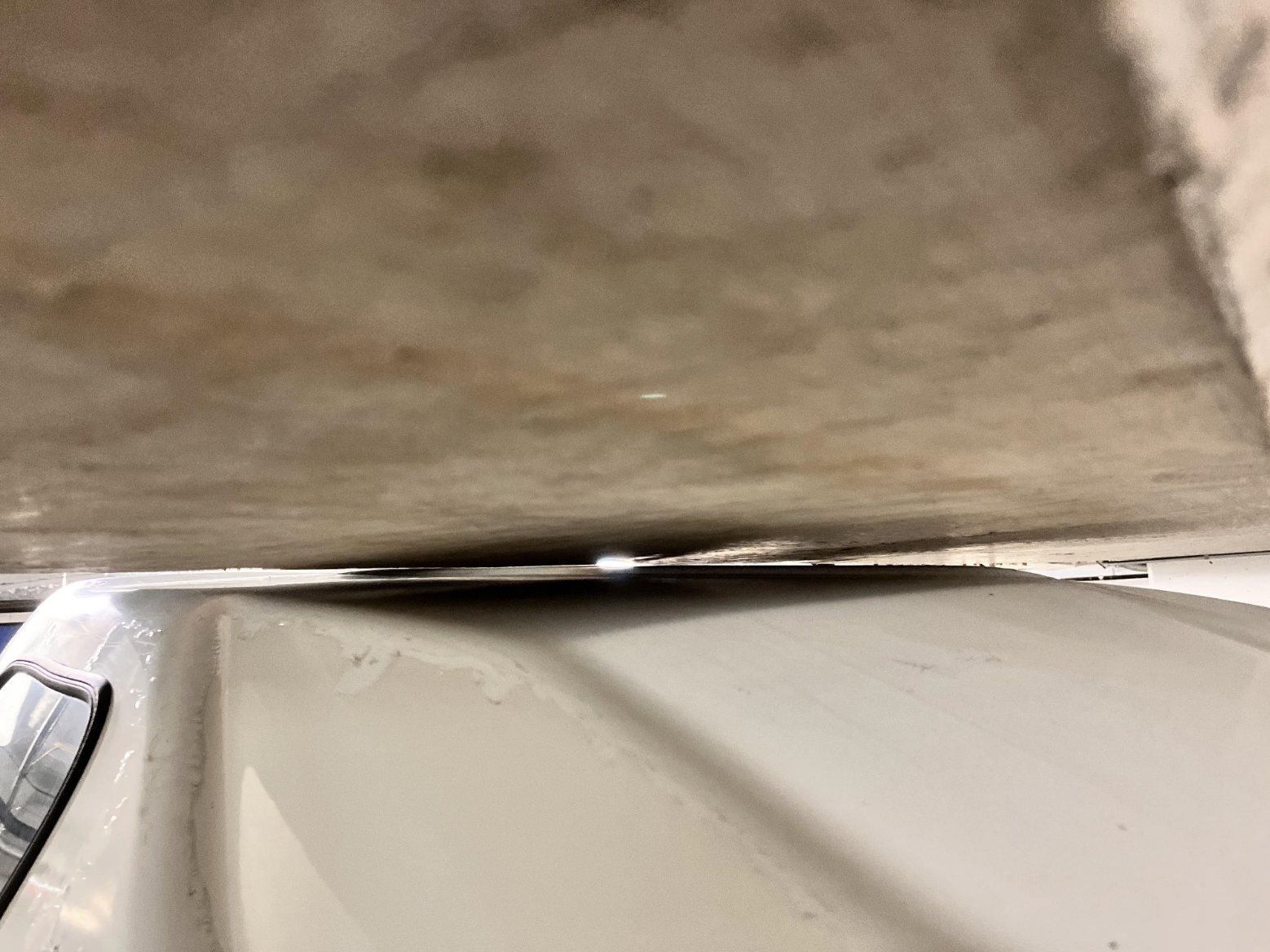closeup of the part where it's not touching the top