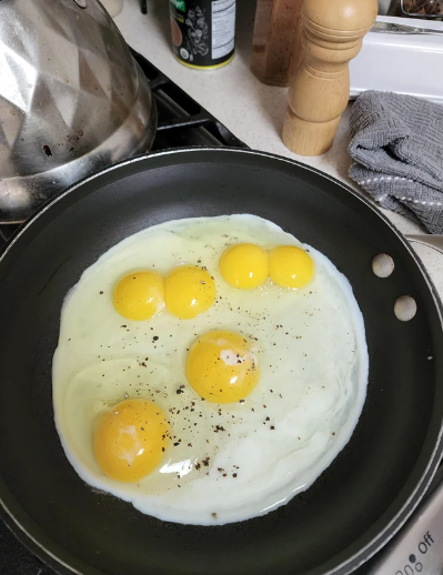 Eggs in a skillet