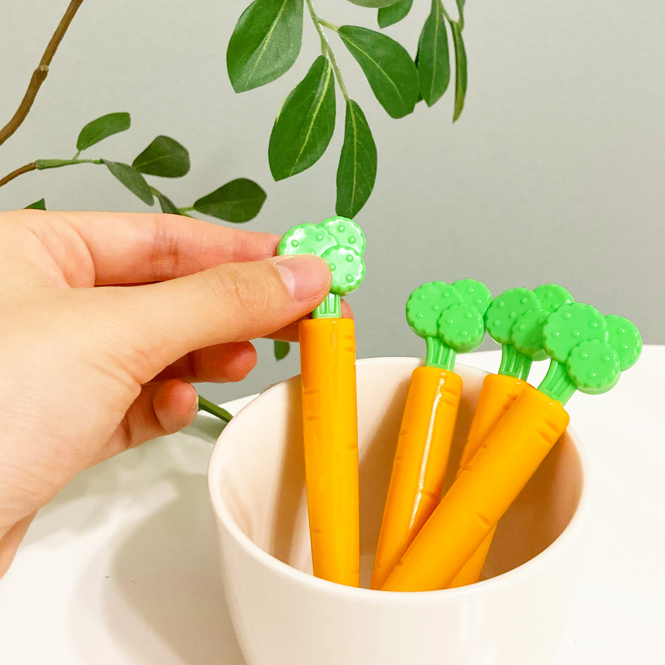 CanDo(キャンドゥ)のキッチンアイテム「袋留めクリップ(にんじん)4P」