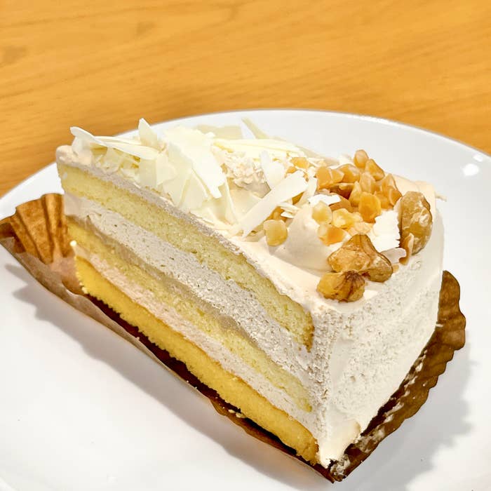 スタバのおすすめスイーツ「ホワイトモカケーキ」
