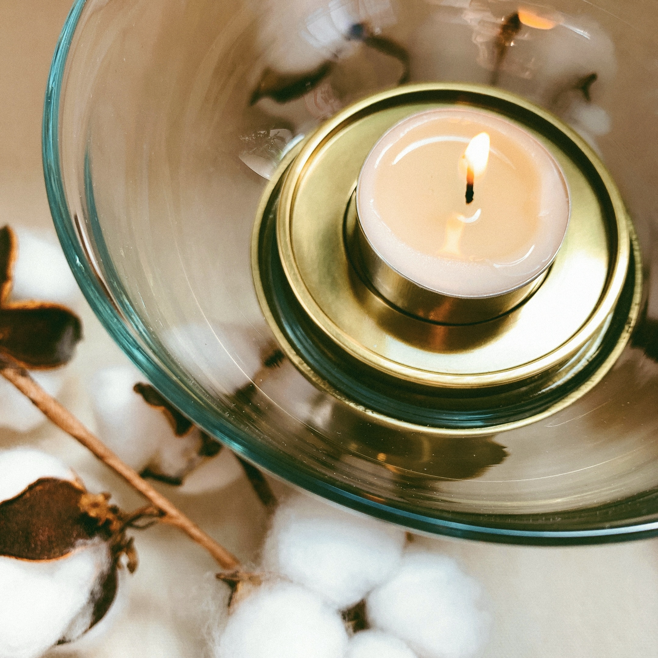 IKEA(イケア)のおすすめのインテリア「AROMATISK アロマティスク ティーライトホルダー スタンド付」