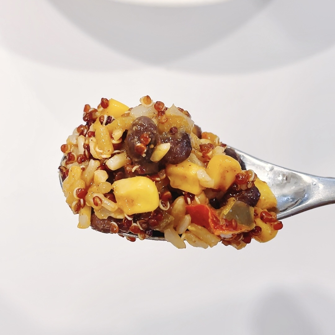 業務スーパーのオススメのフード「ブラウンライスサラダ」