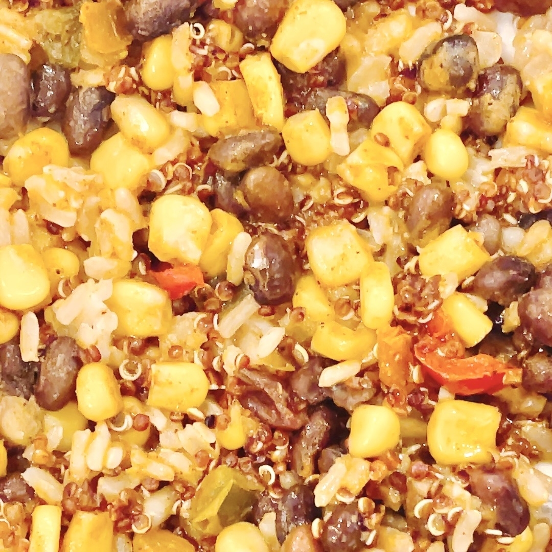 業務スーパーのオススメのフード「ブラウンライスサラダ」