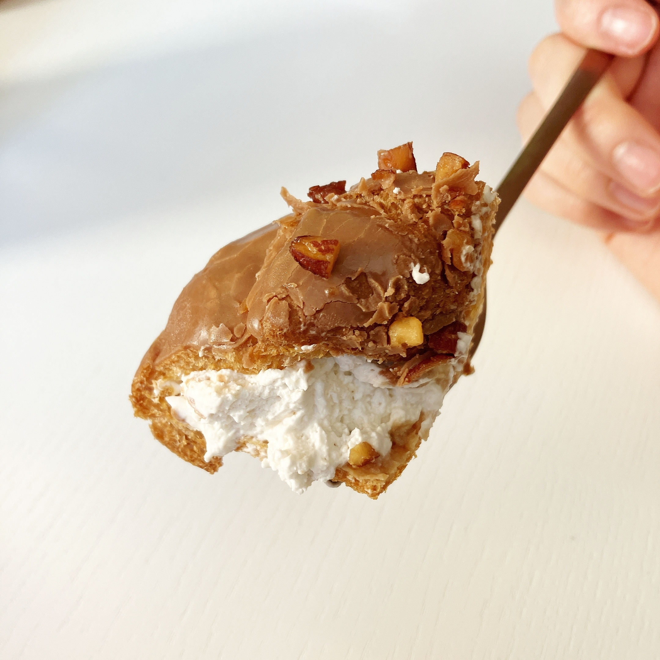 LAWSON(ローソン)のおすすめスイーツ「渋皮マロンクリームシュー」